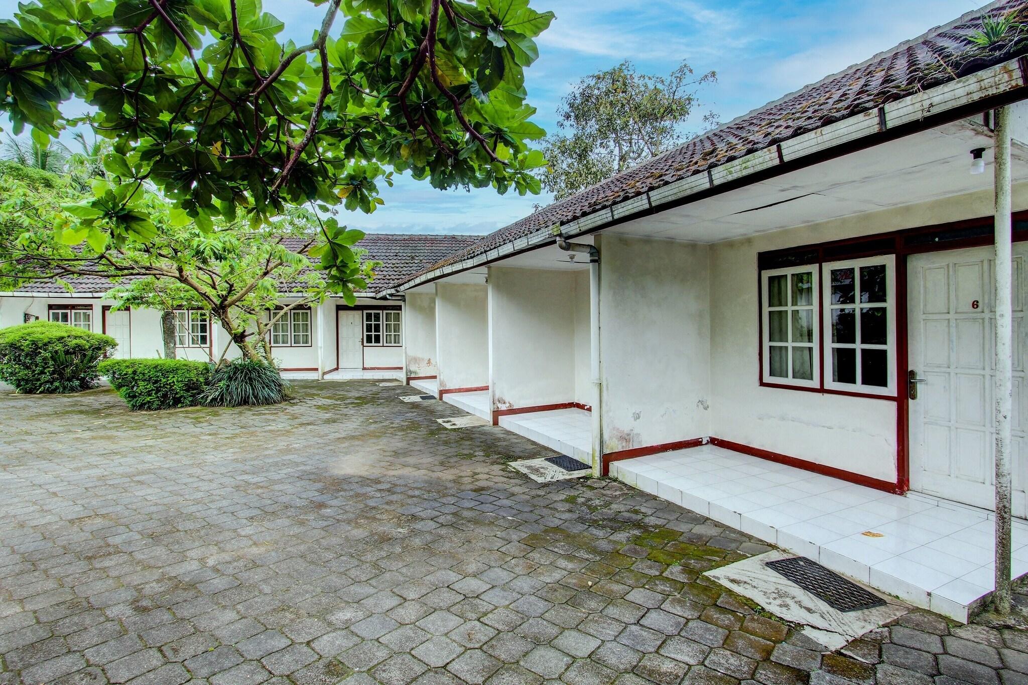 Hotel O Asta Guesthouse