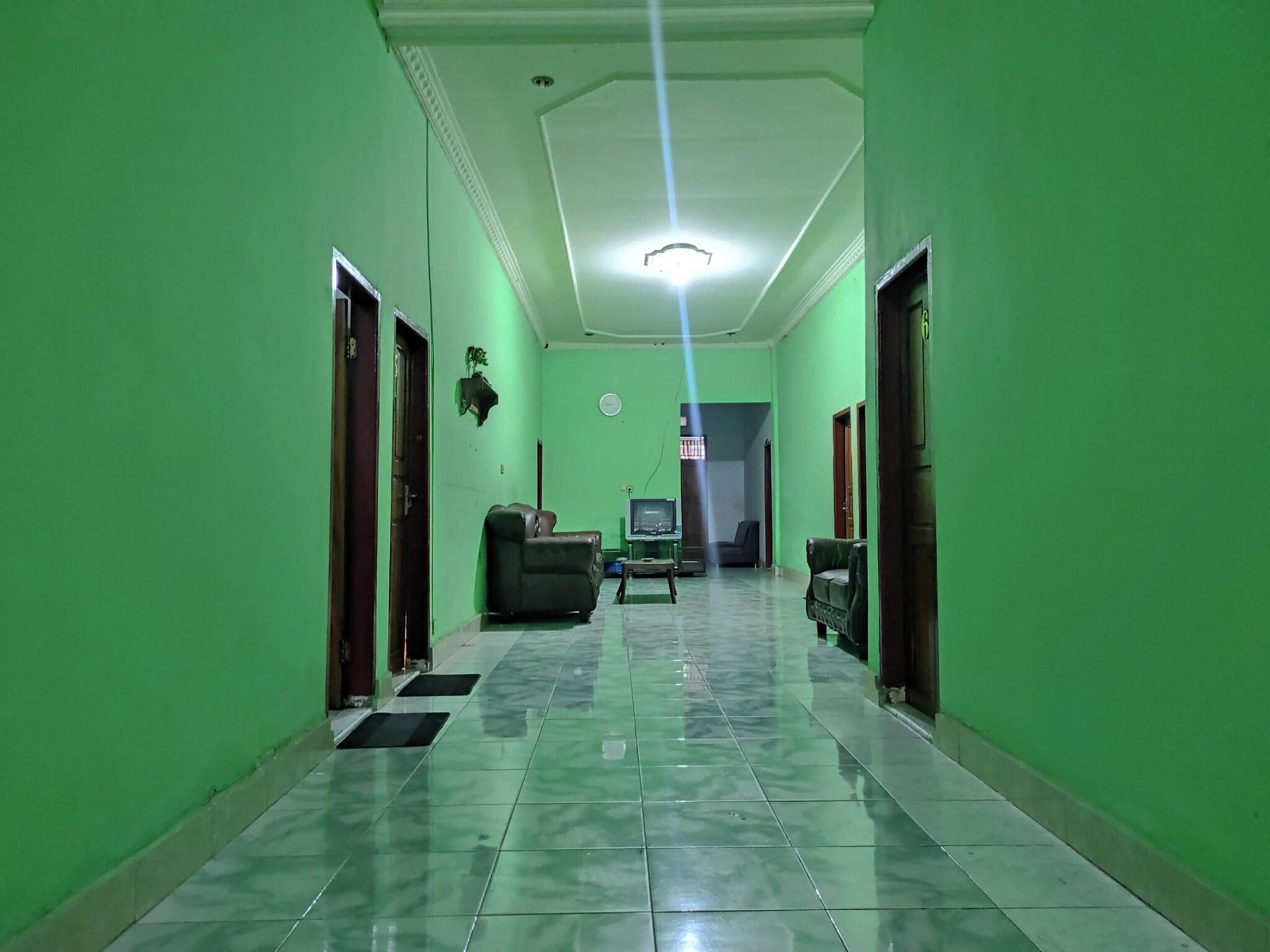 Lobby 2, Hotel O Penginapan Syariah Al Syifa, Kendari