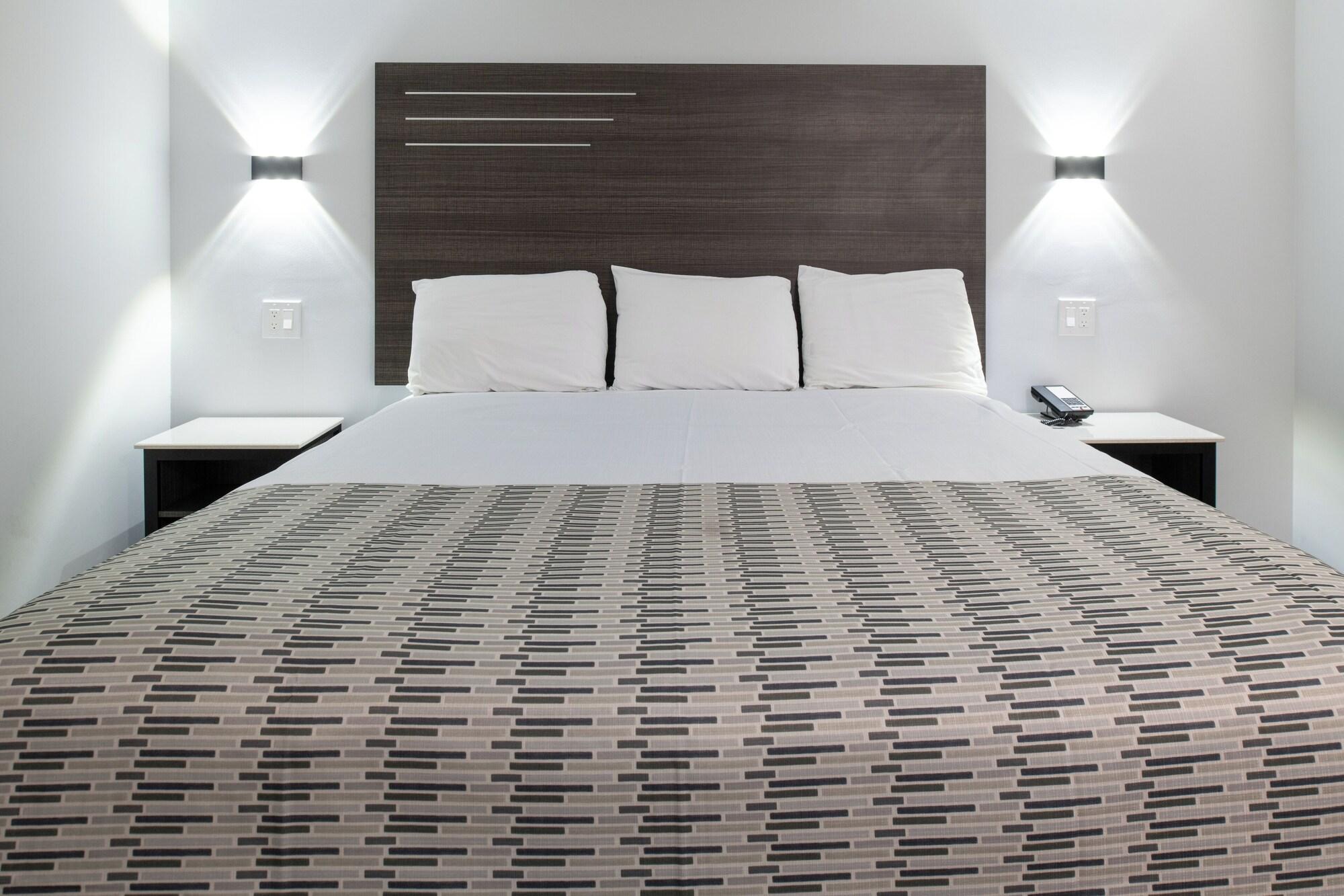 Beach Inn - A Huntington Beach Motel