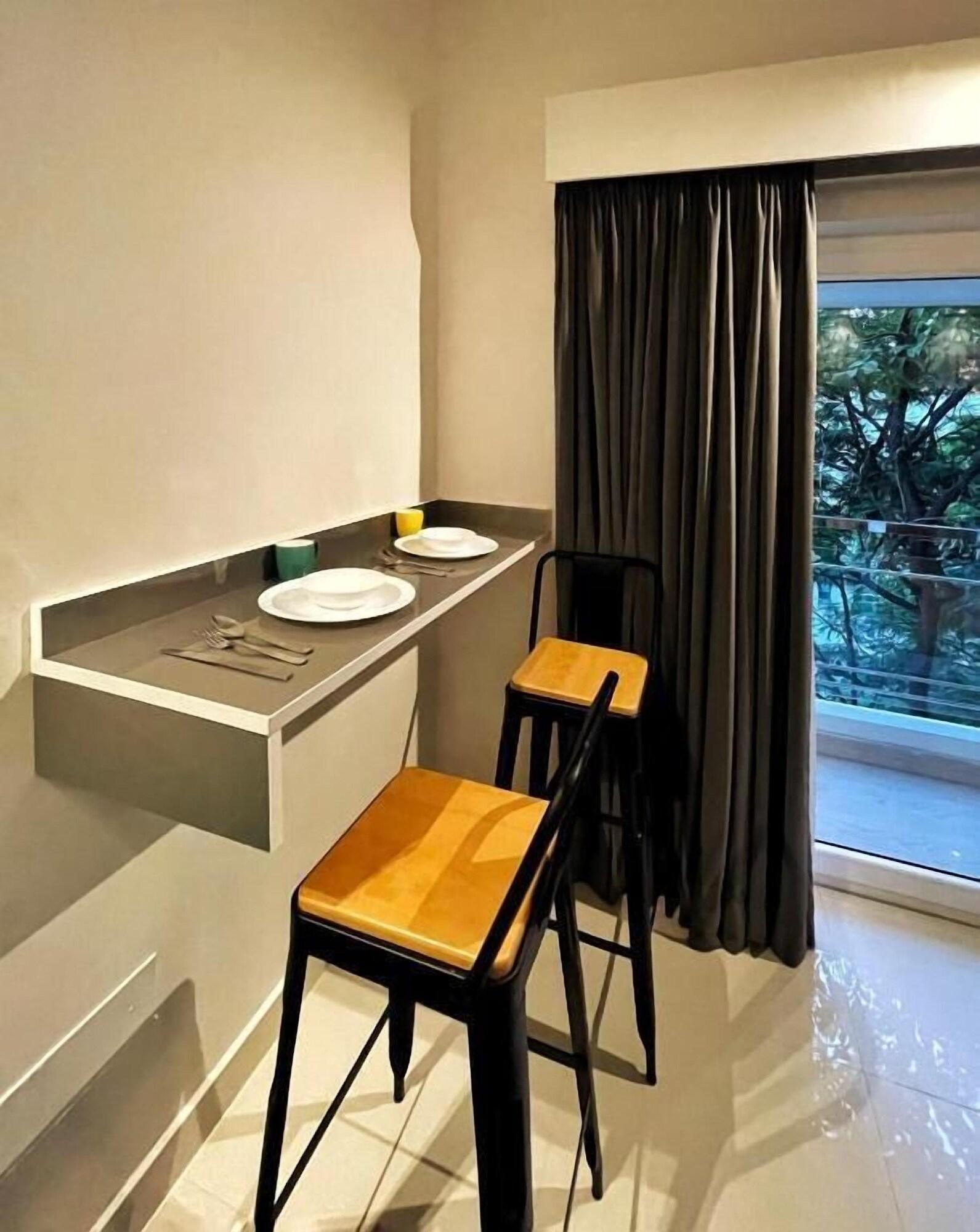 Eiffel Suites