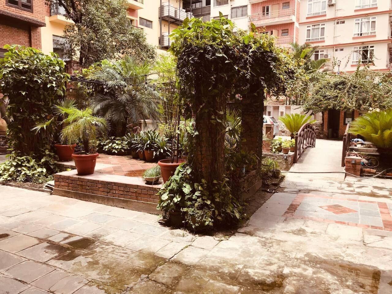Courtyard Pujan Hotel
