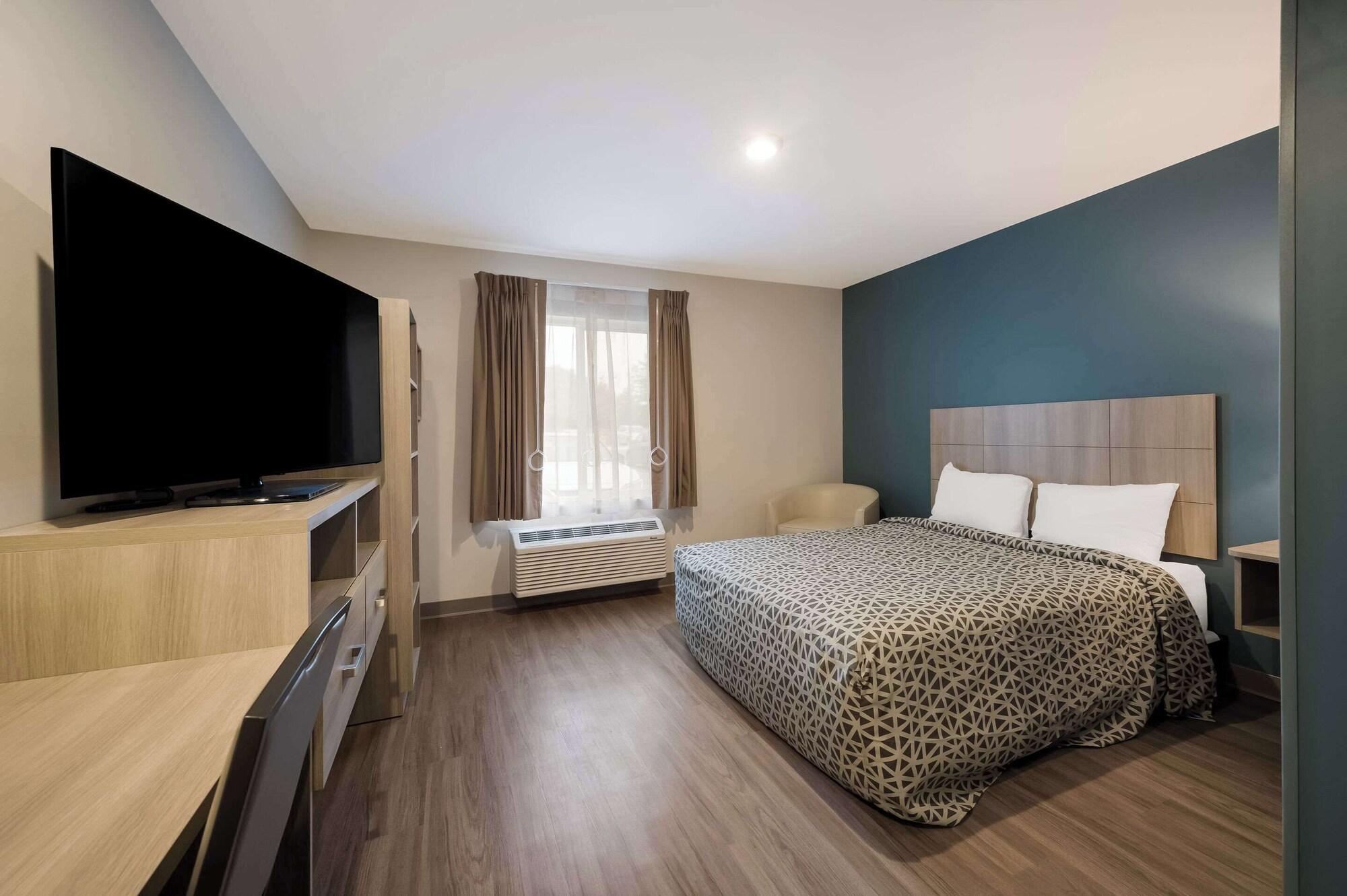 Woodspring Suites Wixom - Novi