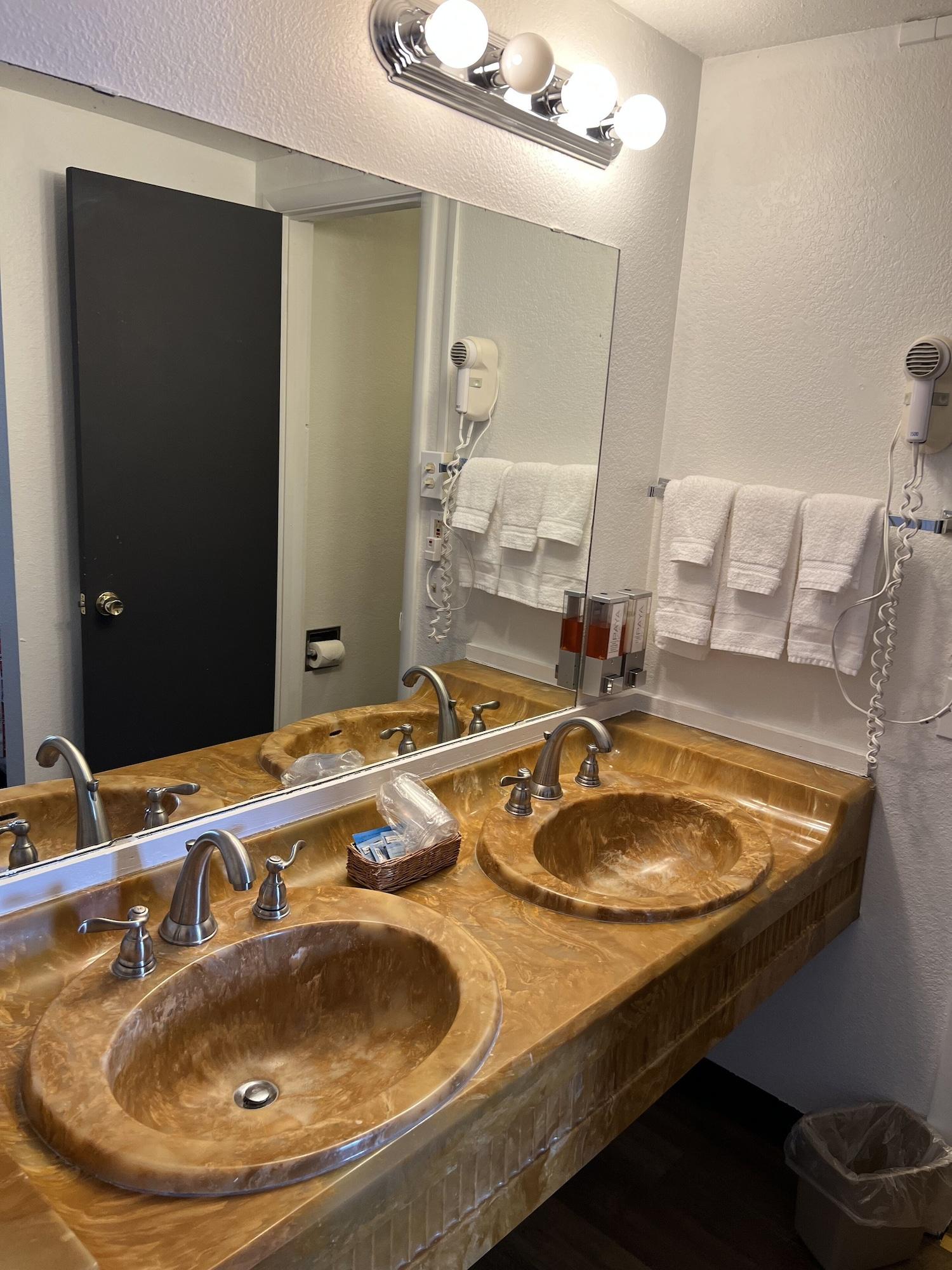 Room 4, Circle Of Destination Motel, Garfield