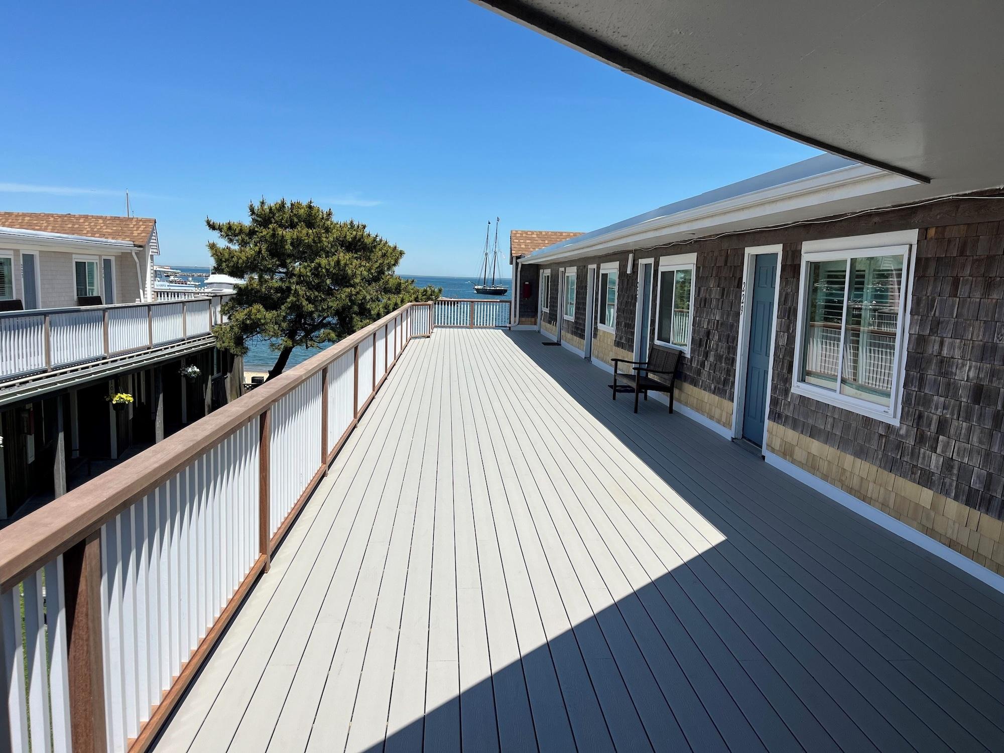 Vineyard Harbor Motel - Private Beach