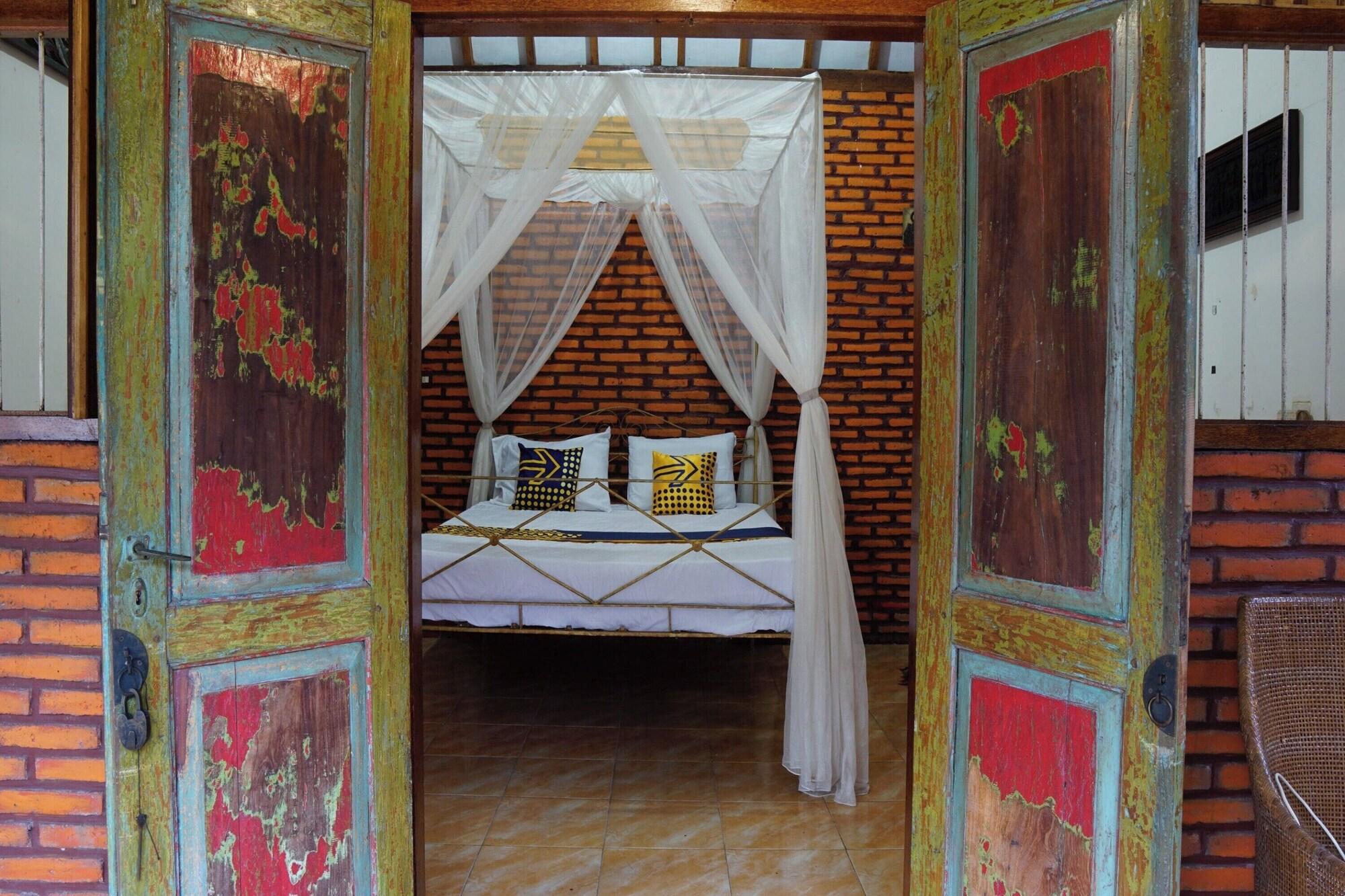 Hotel O Holy Homestaynearwisata Kopi Desa Tamans