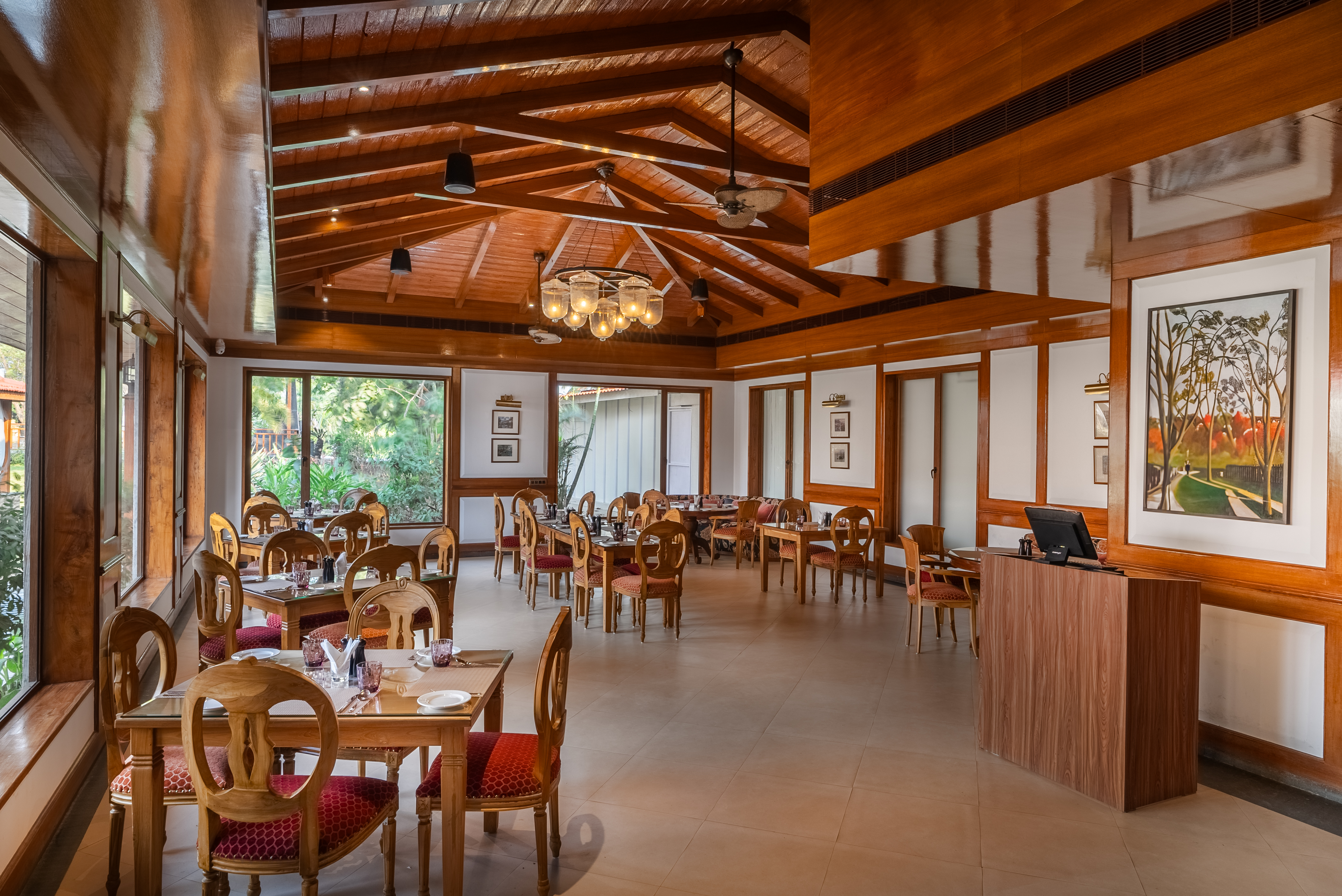 The White Resort And Spa Pawna
