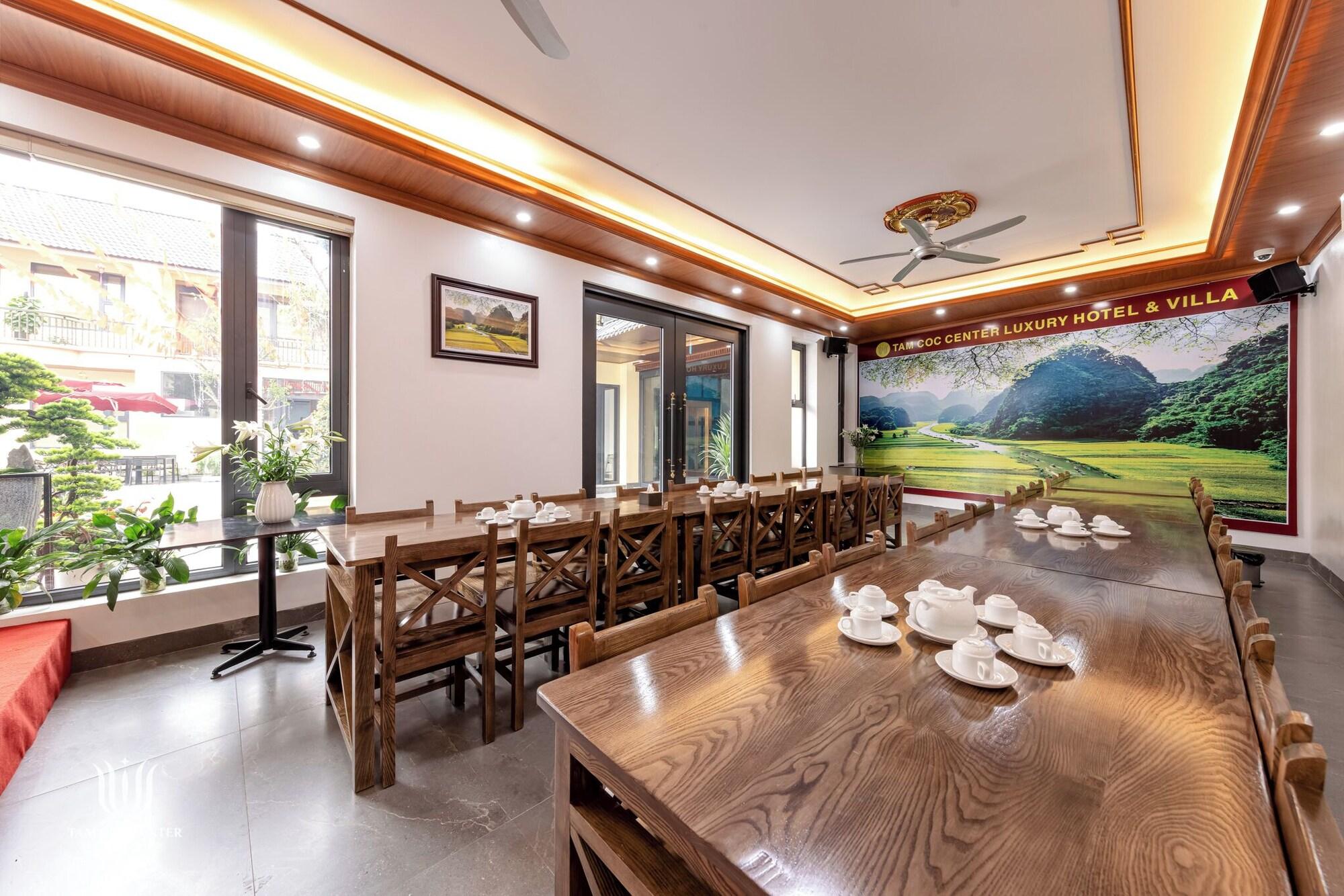 Tam Coc Center Luxury Hotel & Villa