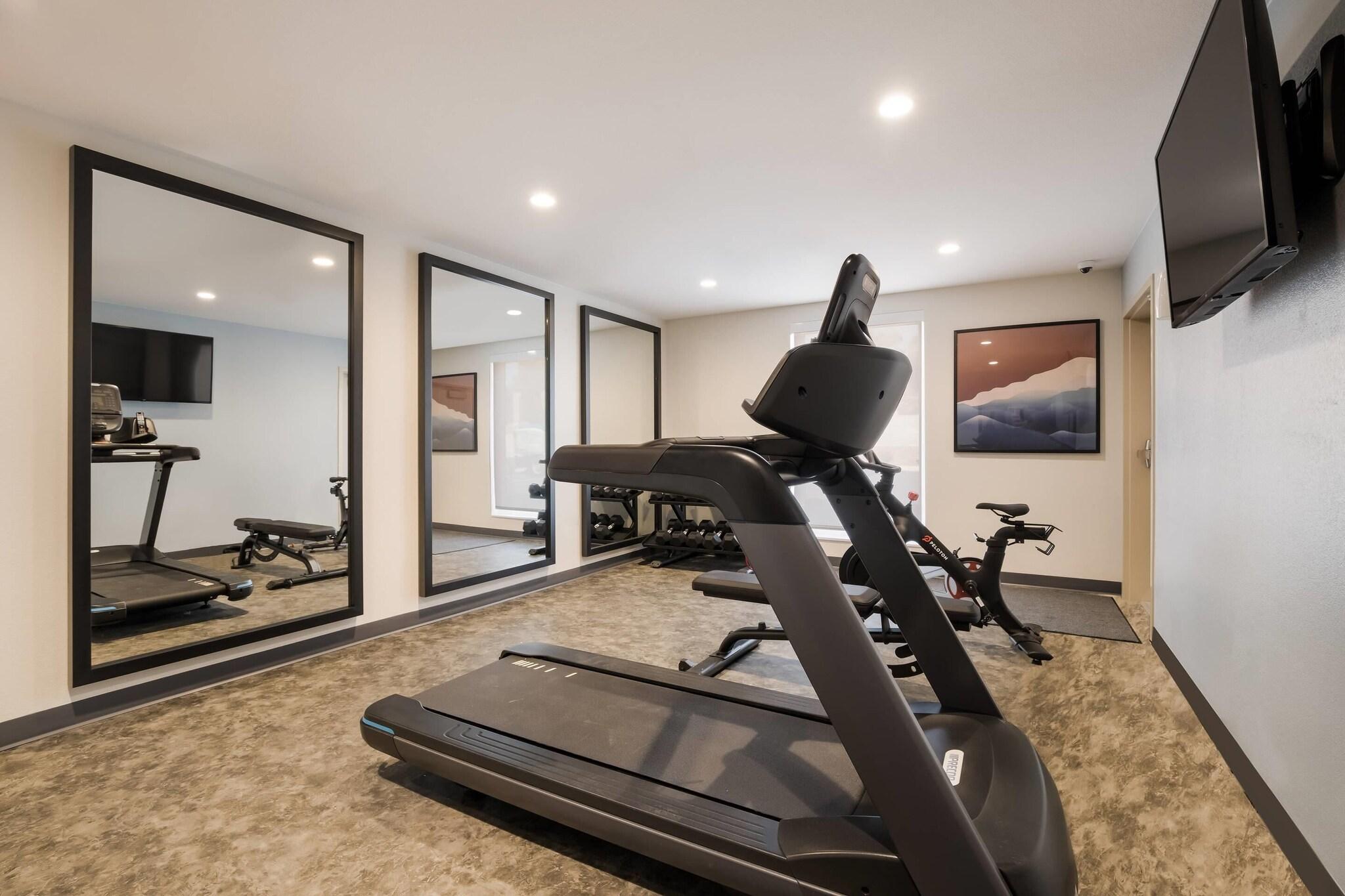 Everhome Suites Corona