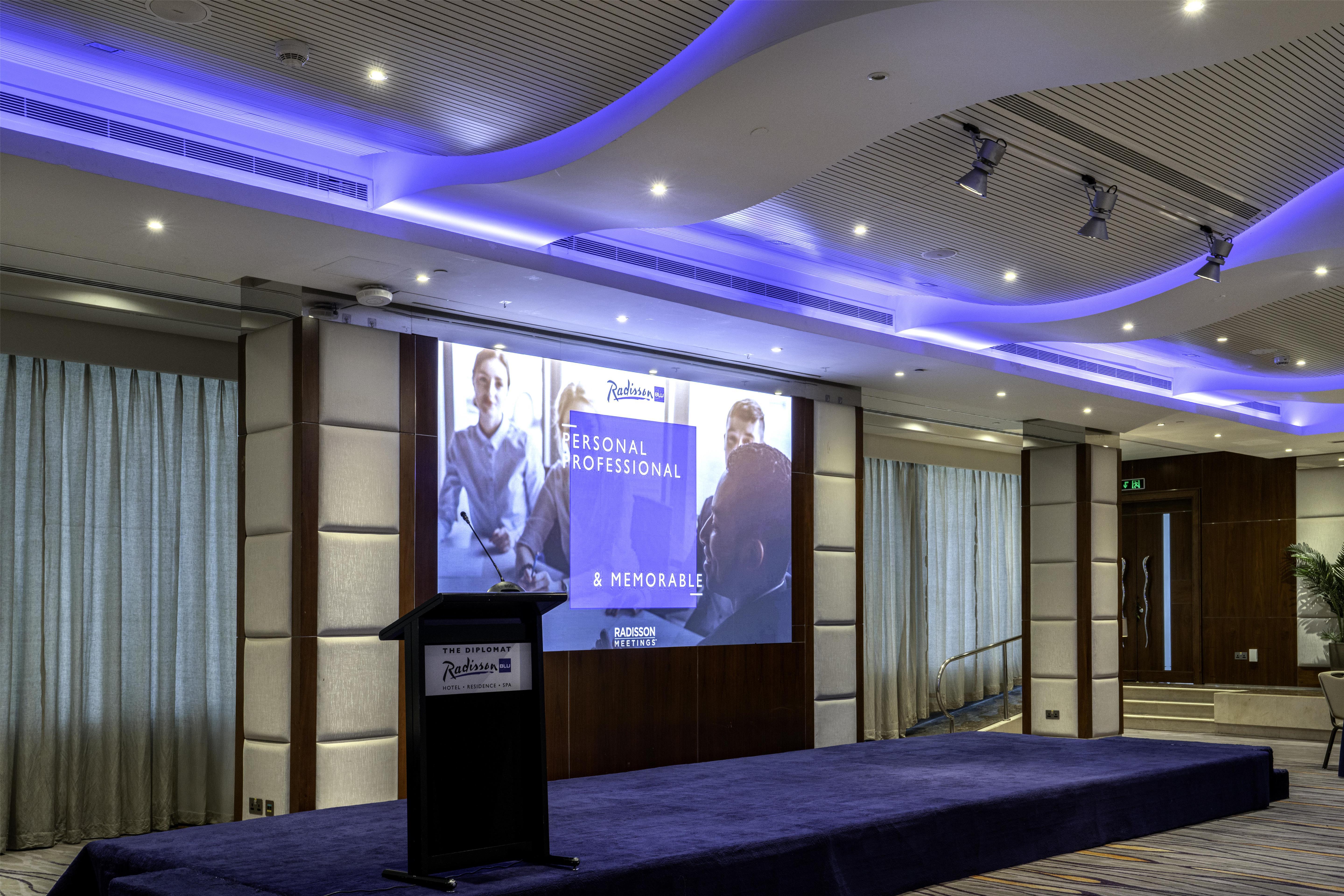 The Diplomat Radisson Blu Hotel, Residence & Spa
