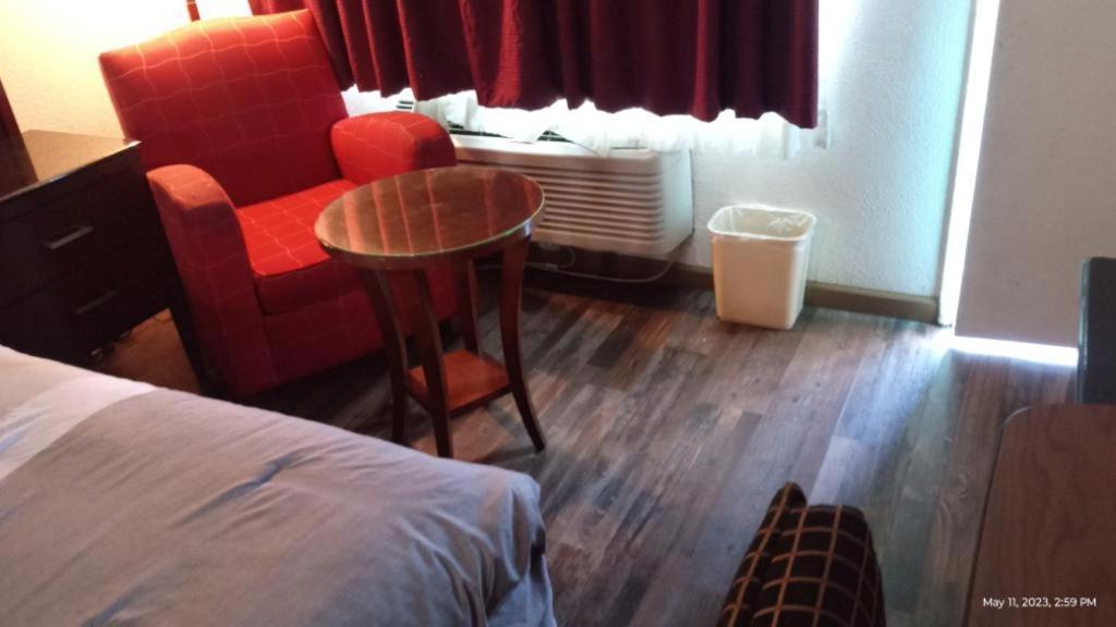 Travelers Beach Inn