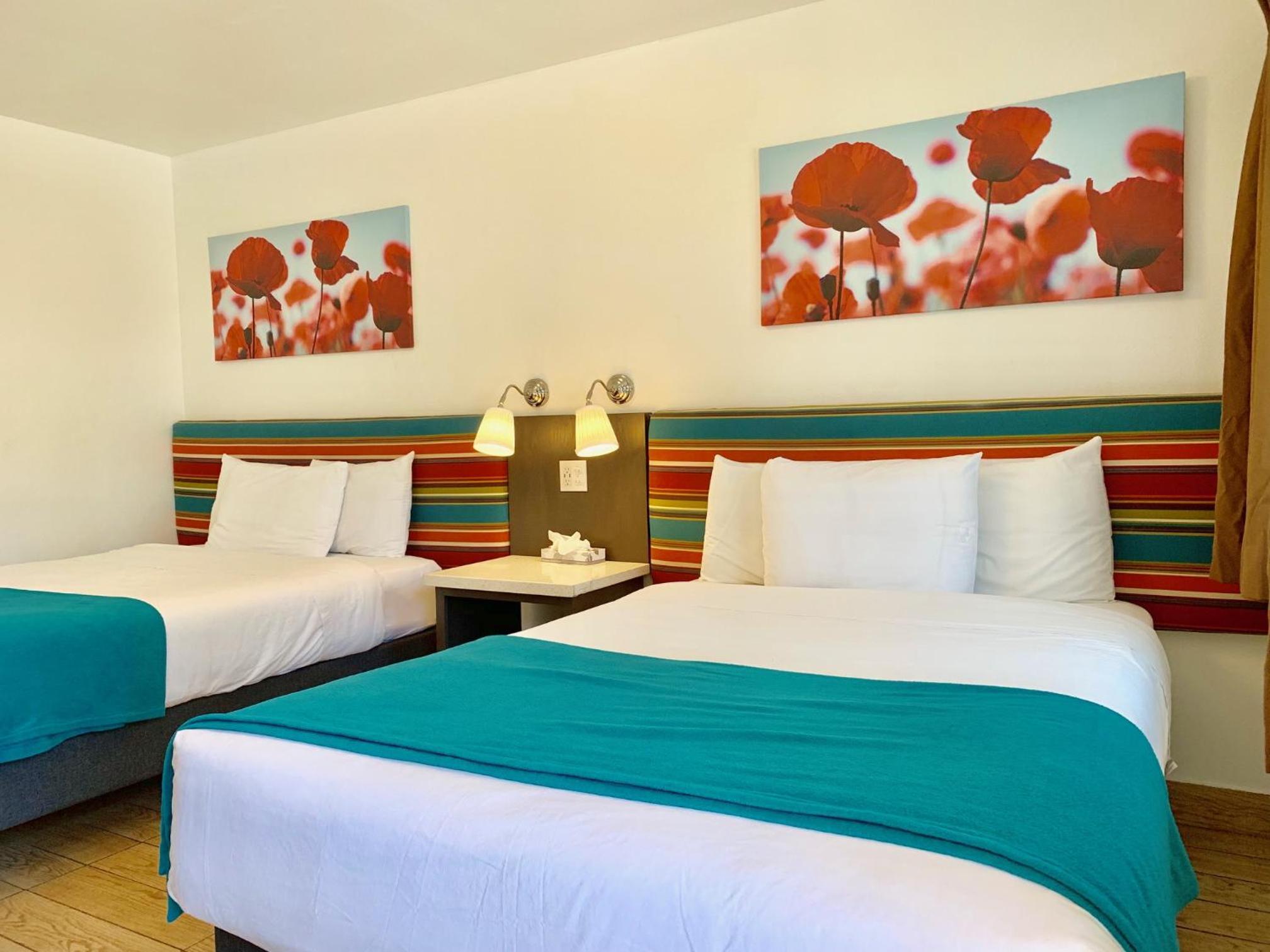 Sandyland Reef Inn