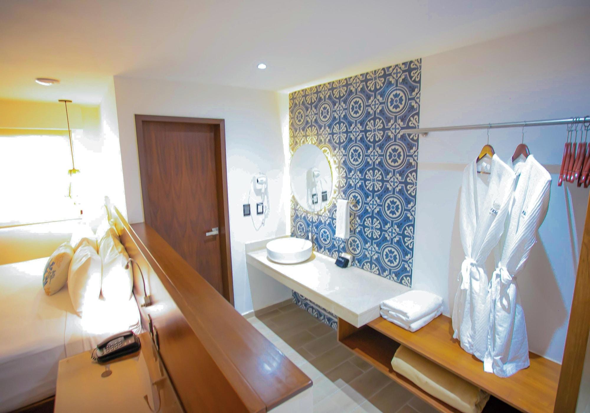 Room 3, Hotel Nuxka, Telchac Puerto