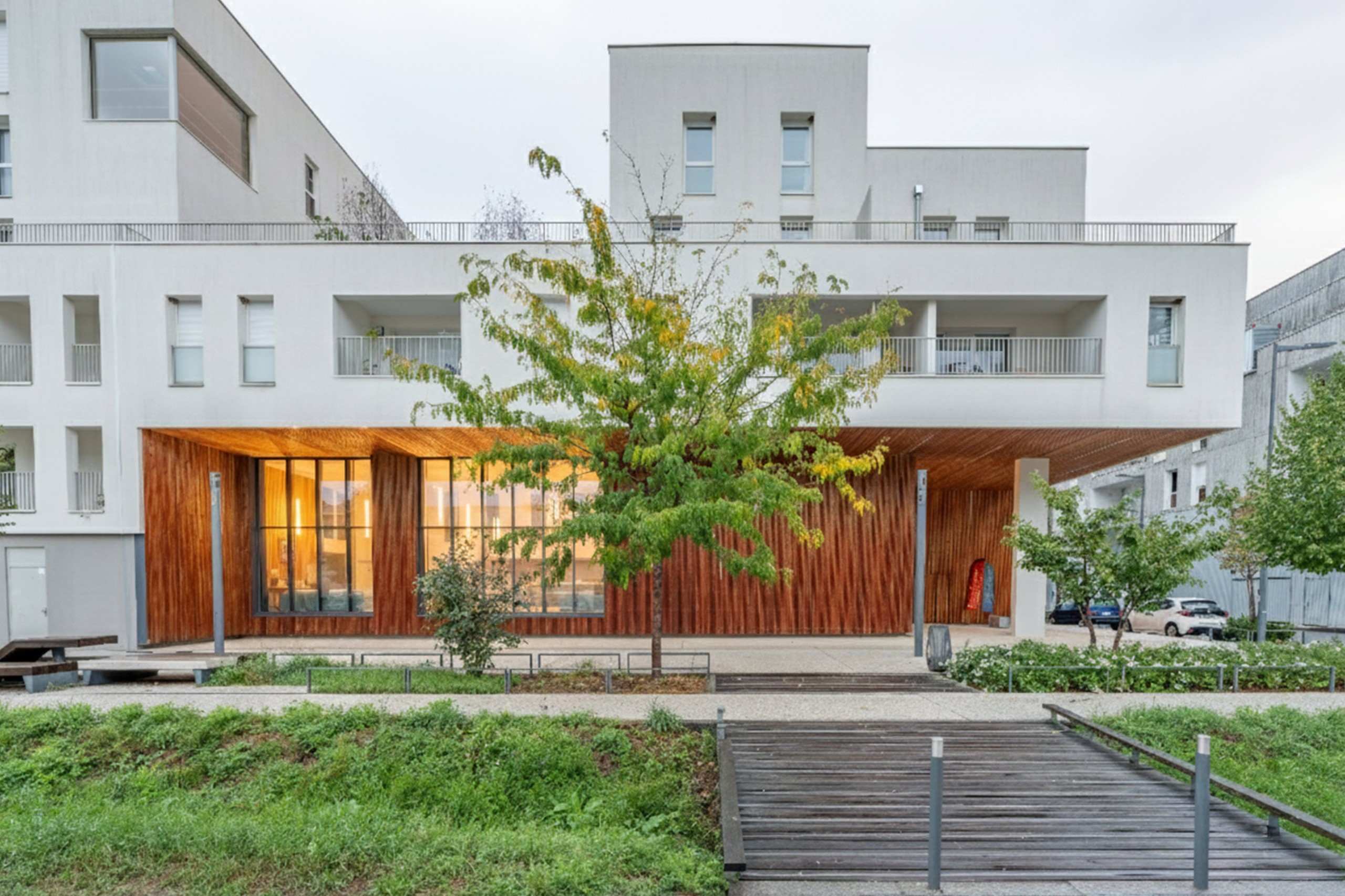 Exterior & Views