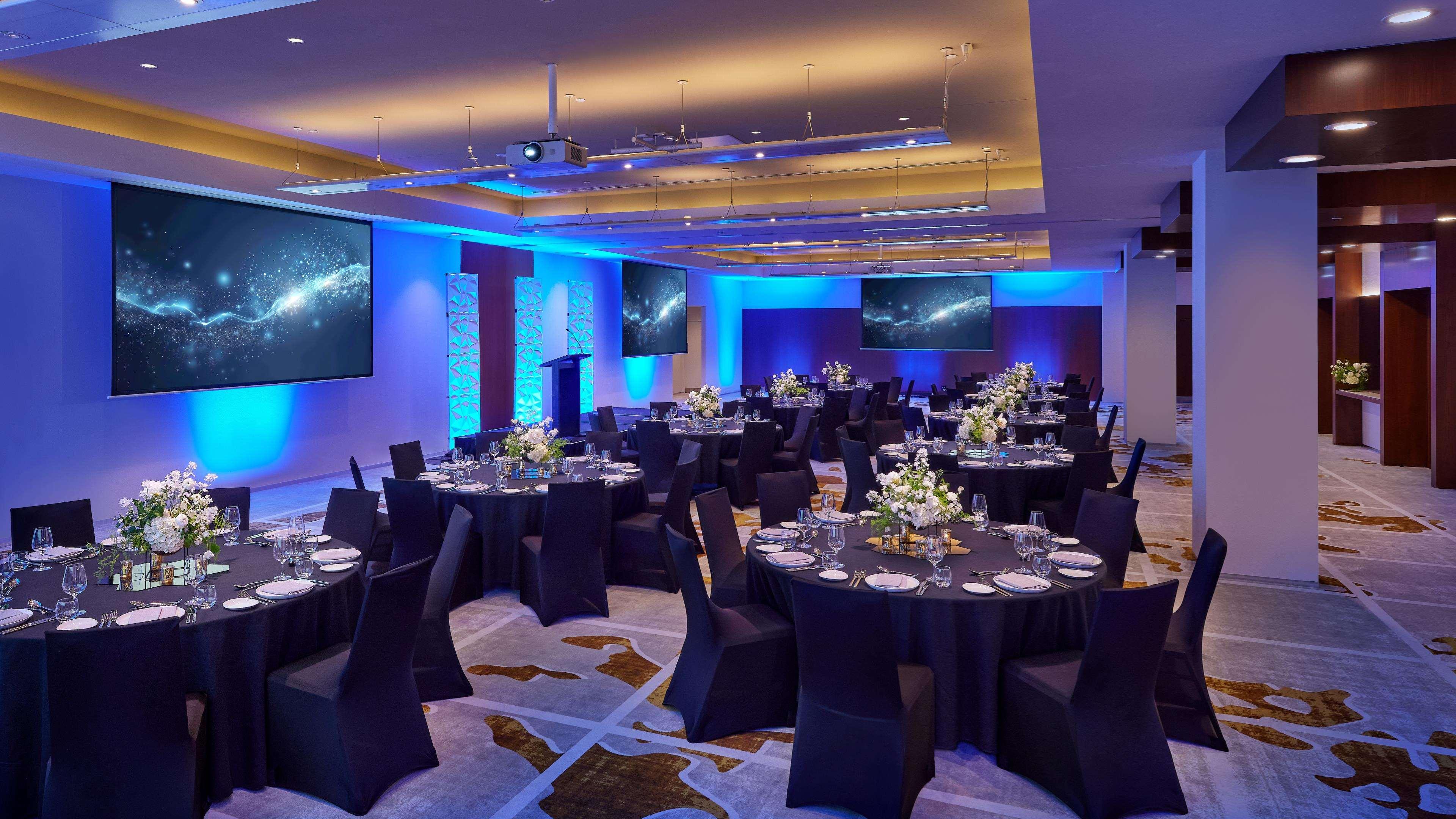 PARKROYAL Melbourne Airport by null