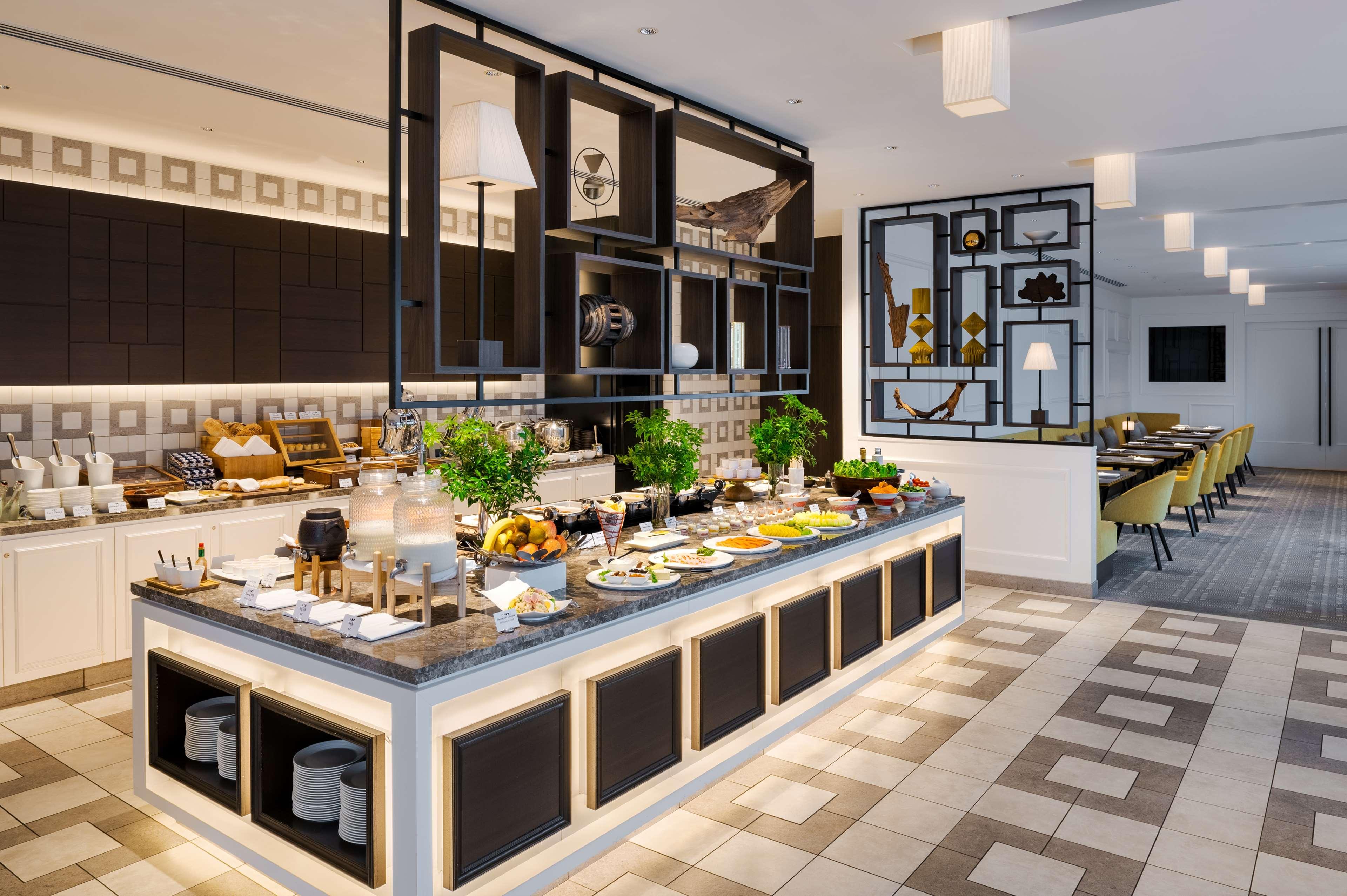 Hilton Osaka by null