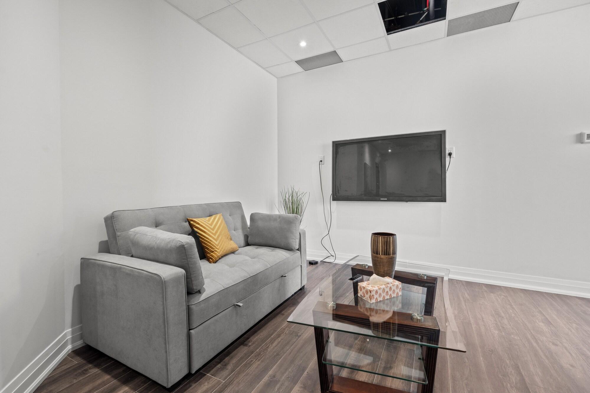 Bright Suites Finch West