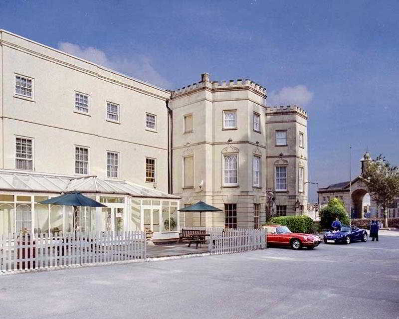 Arnos Manor Hotel