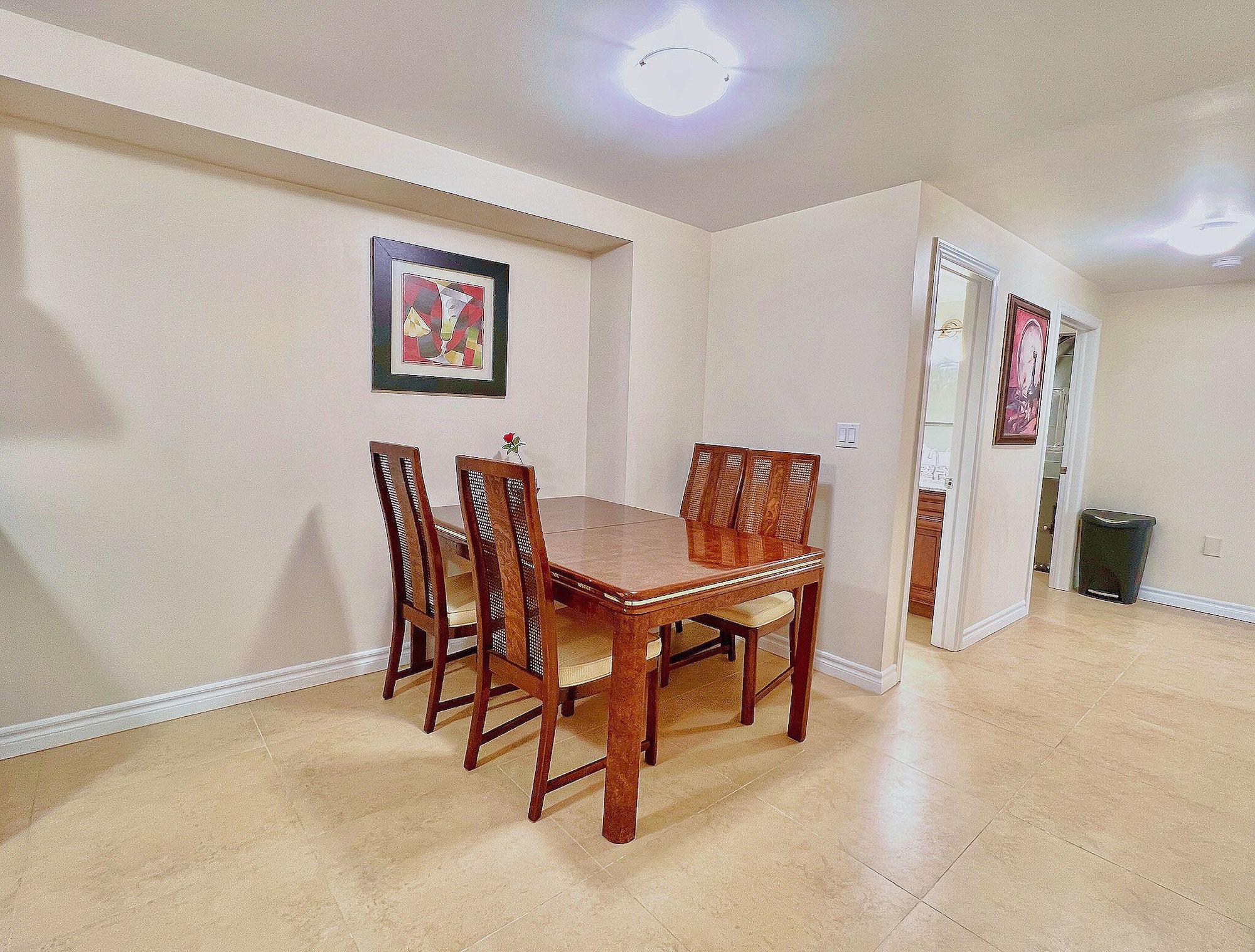 Cozy Home In Richmond Hill With Free Parking