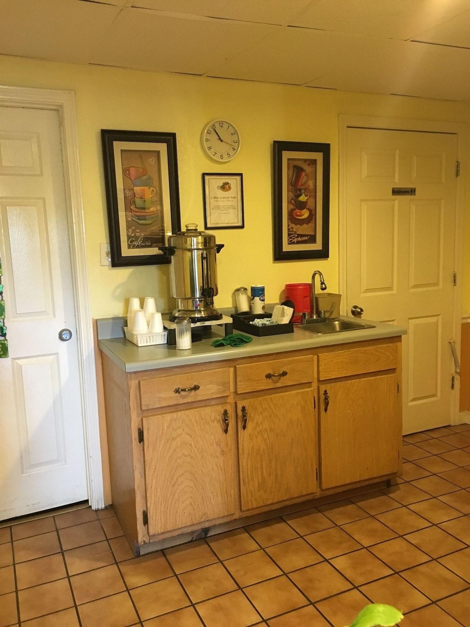 Regency Inn & Suites
