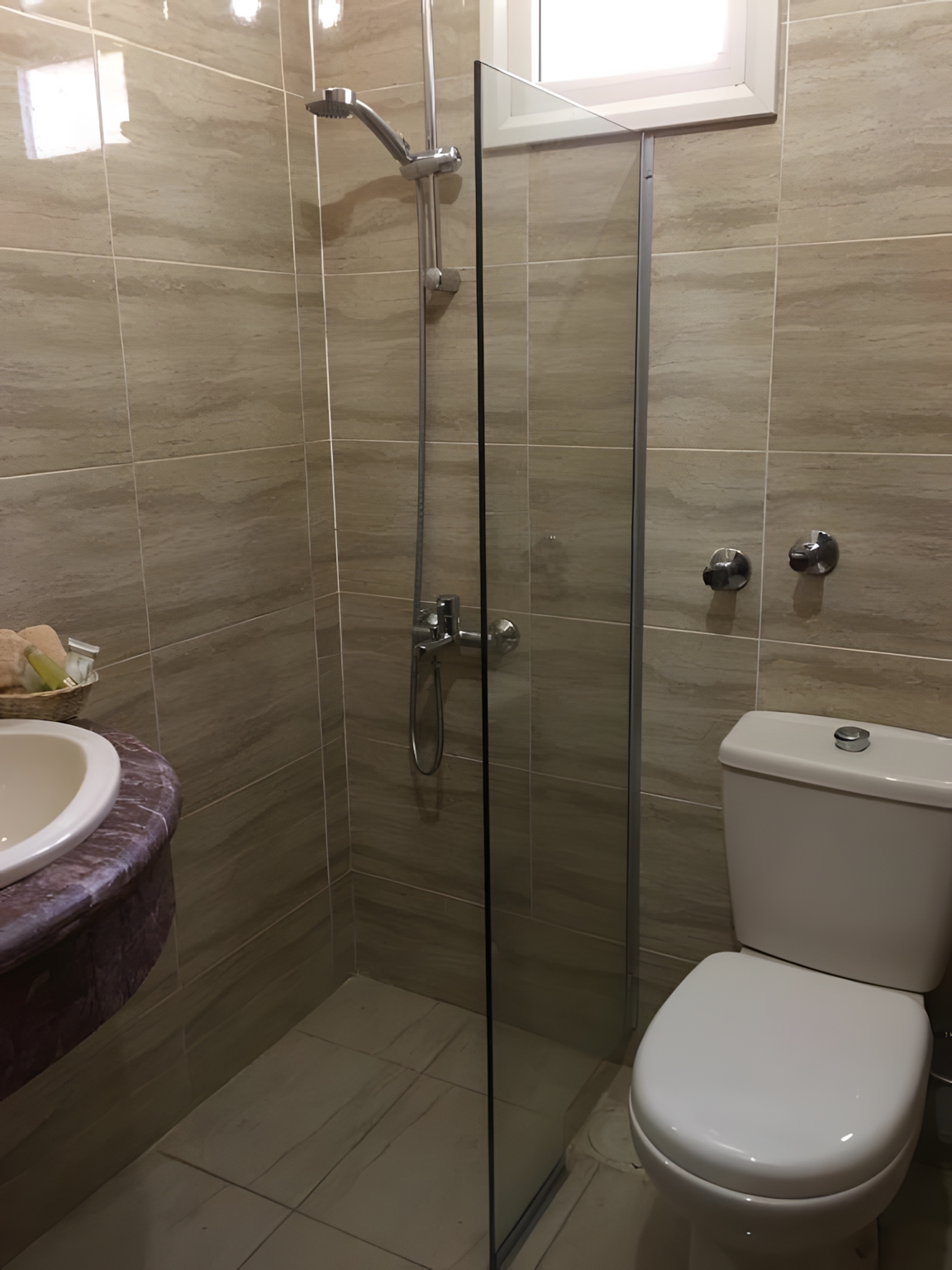 Jewel Howard Carter Hotel