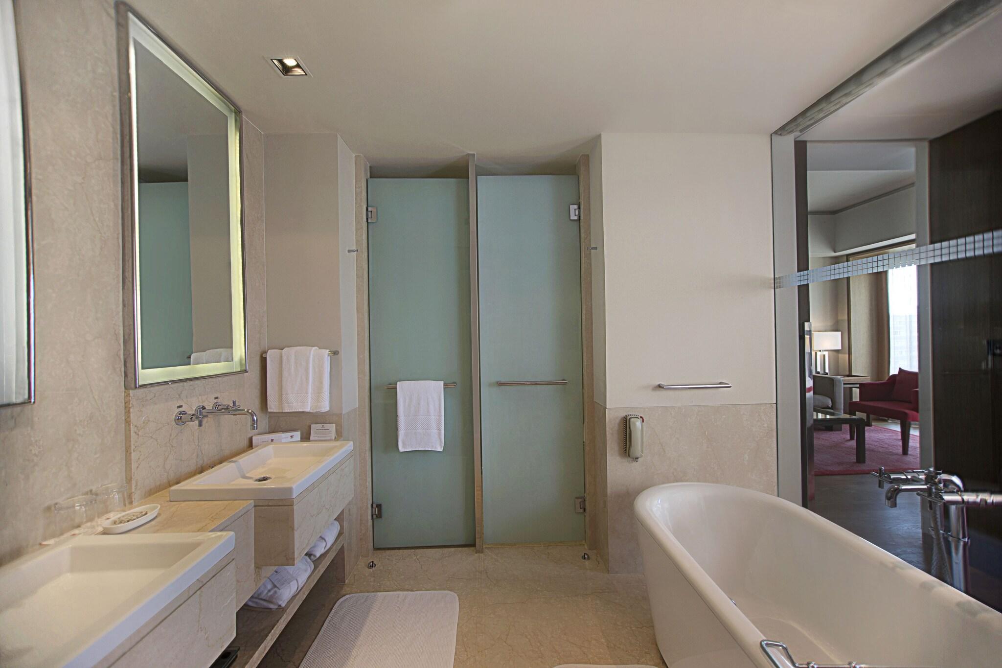 Trident, Bandra Kurla, Mumbai by null