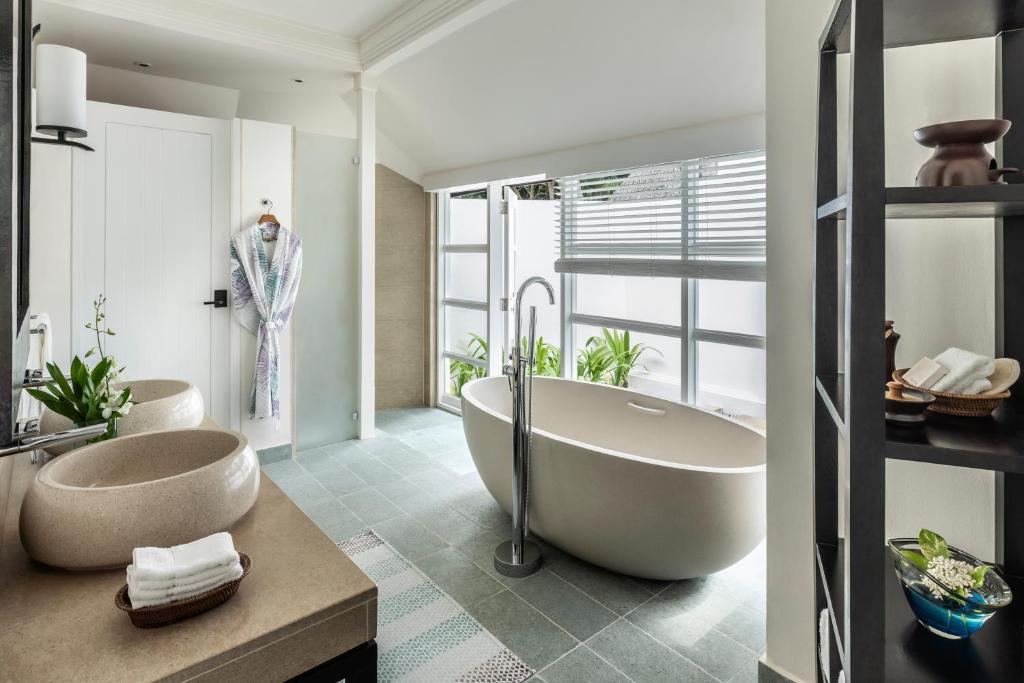 Four Seasons Resort Maldives at Kuda Huraa by null