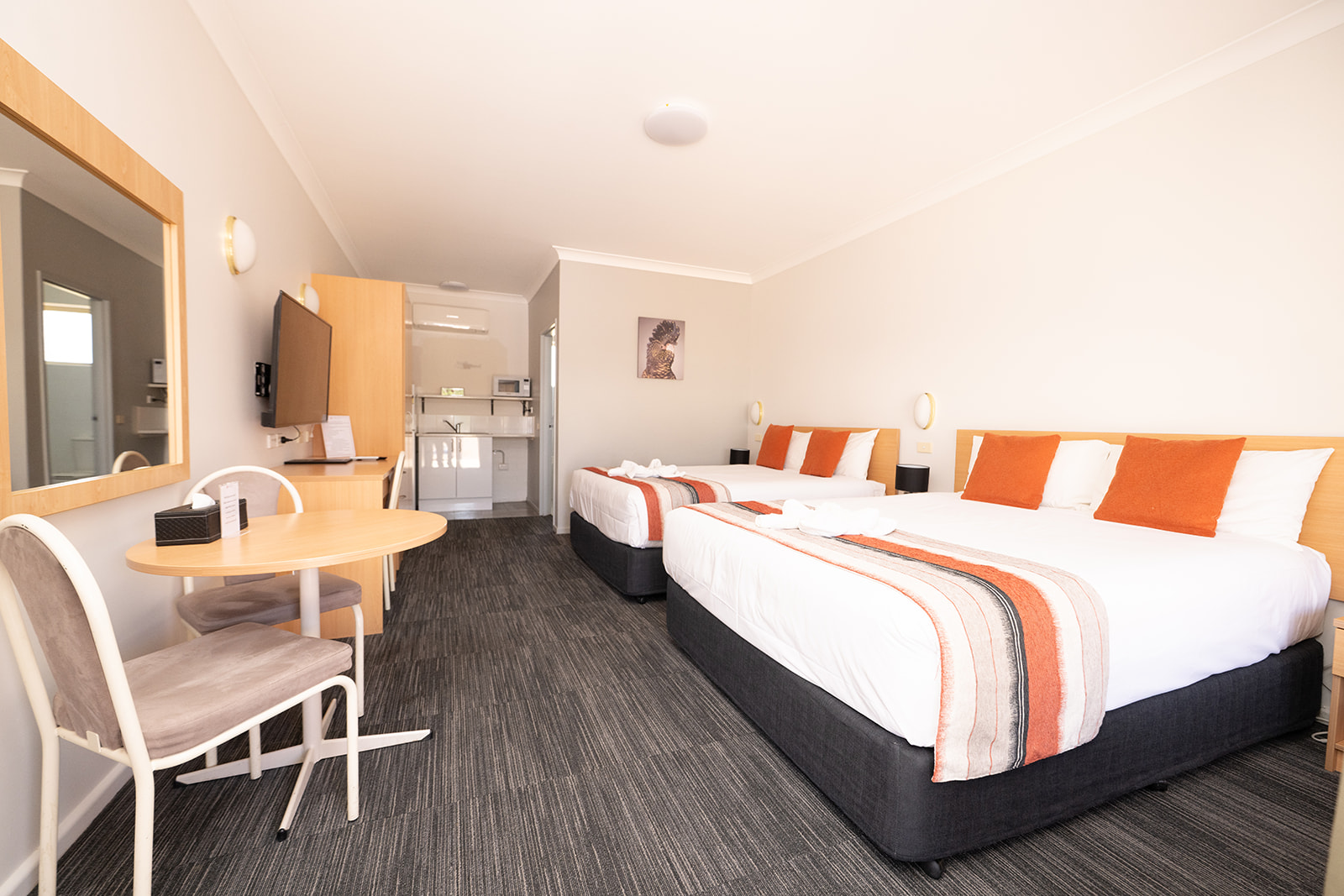 Room 5, Country Gardens Motor Inn, Cowra