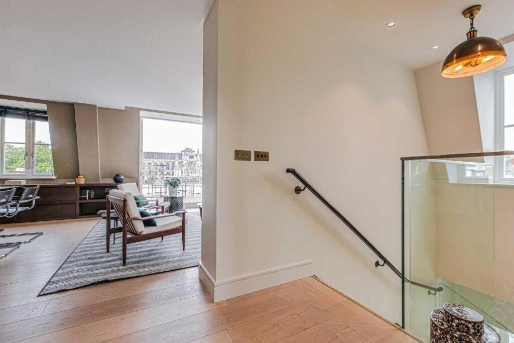 Westminster Apartments By D'montrio