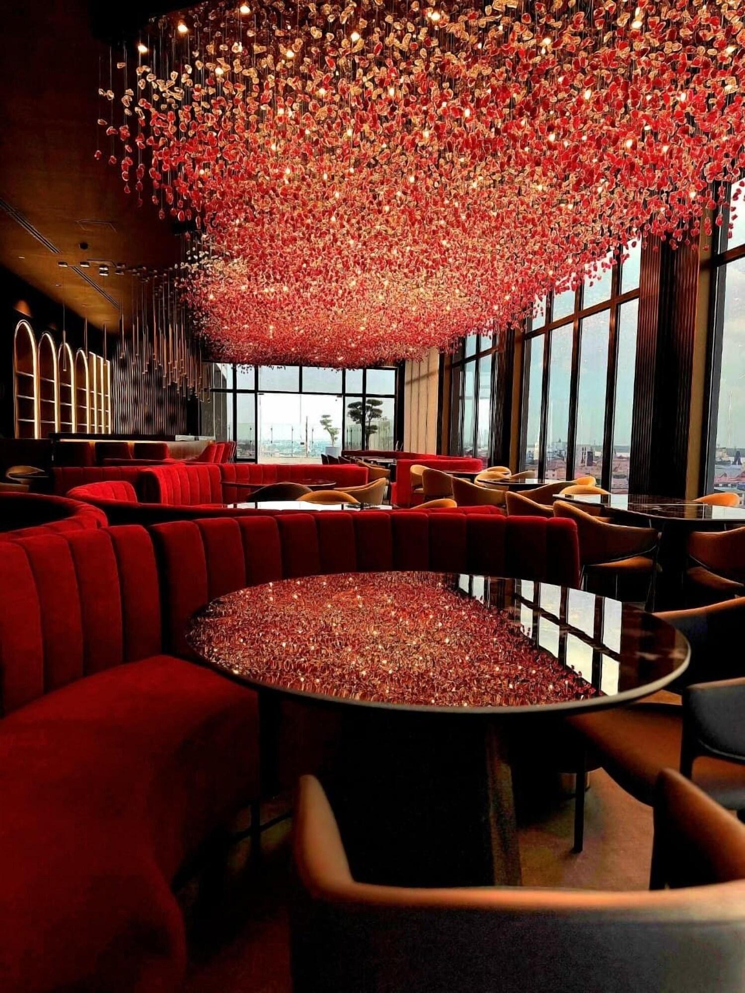 Jewelz By King S Hotel