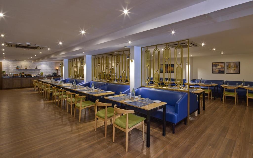 Grand Continent Hotel, Brookefield