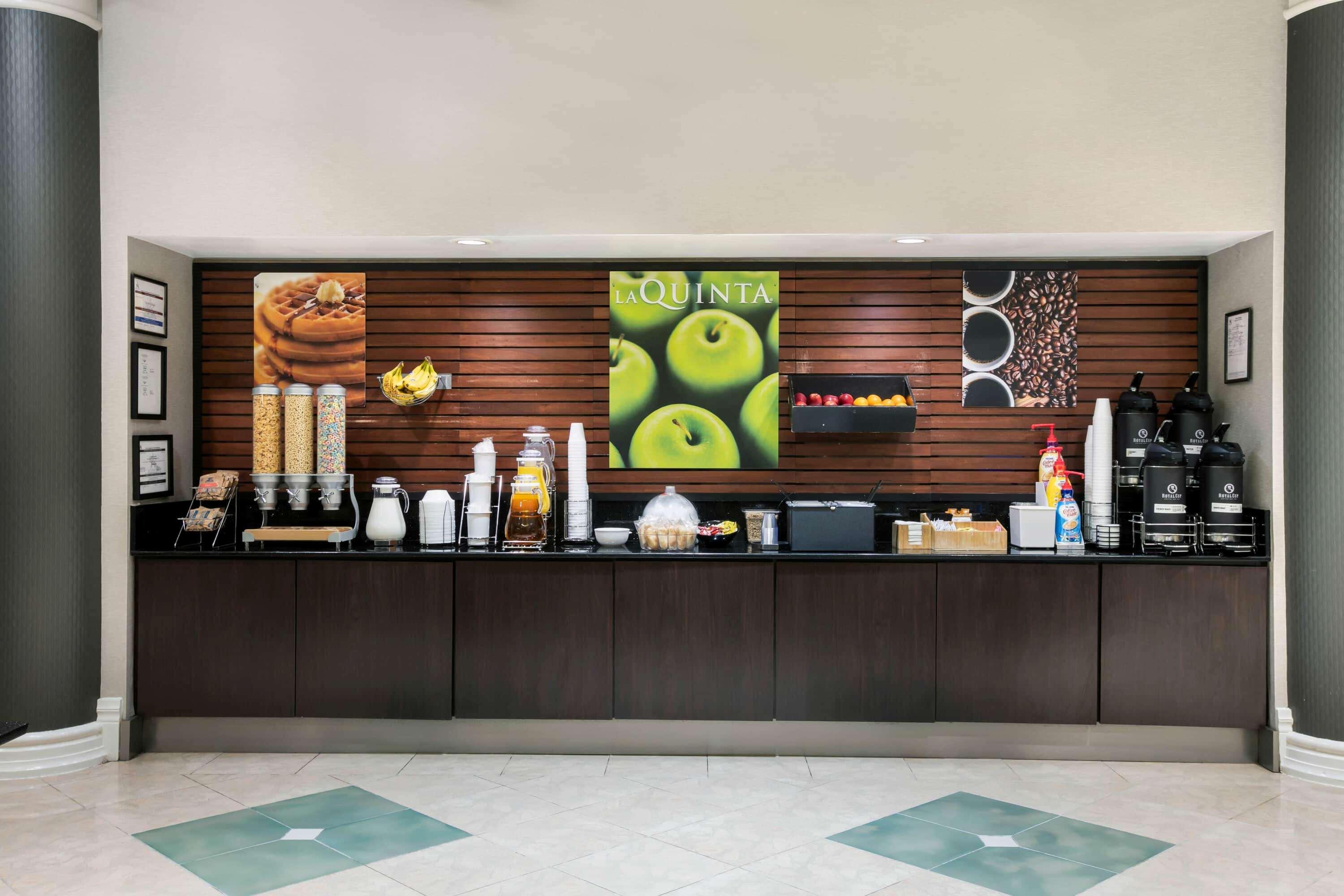 La Quinta Inn & Suites Dallas Arlington South