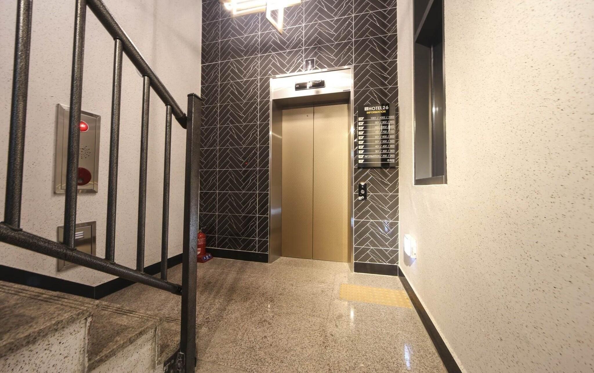Hotel 26