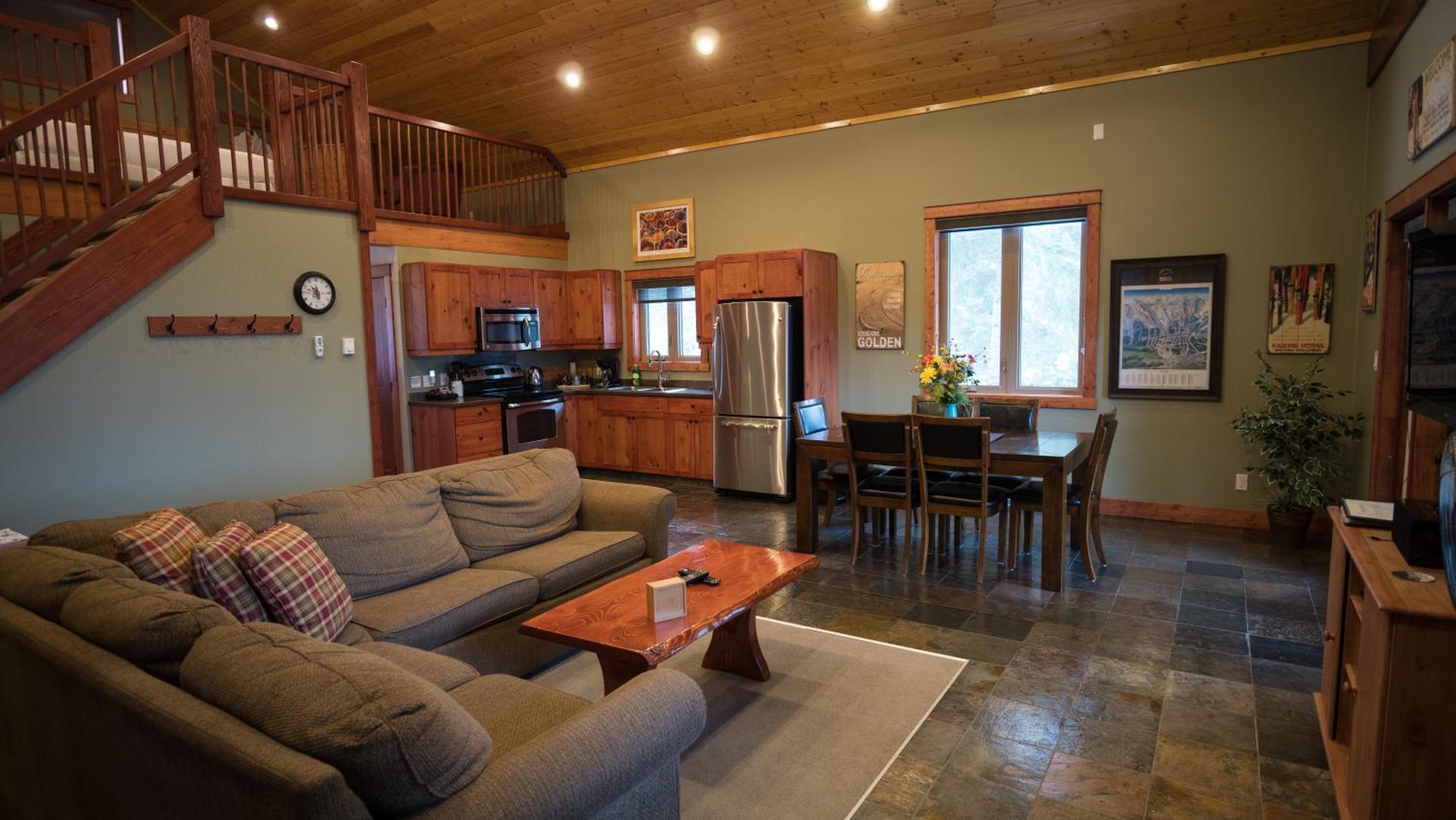 General view 4, Cedar House Restaurant & Chalets, Columbia-Shuswap