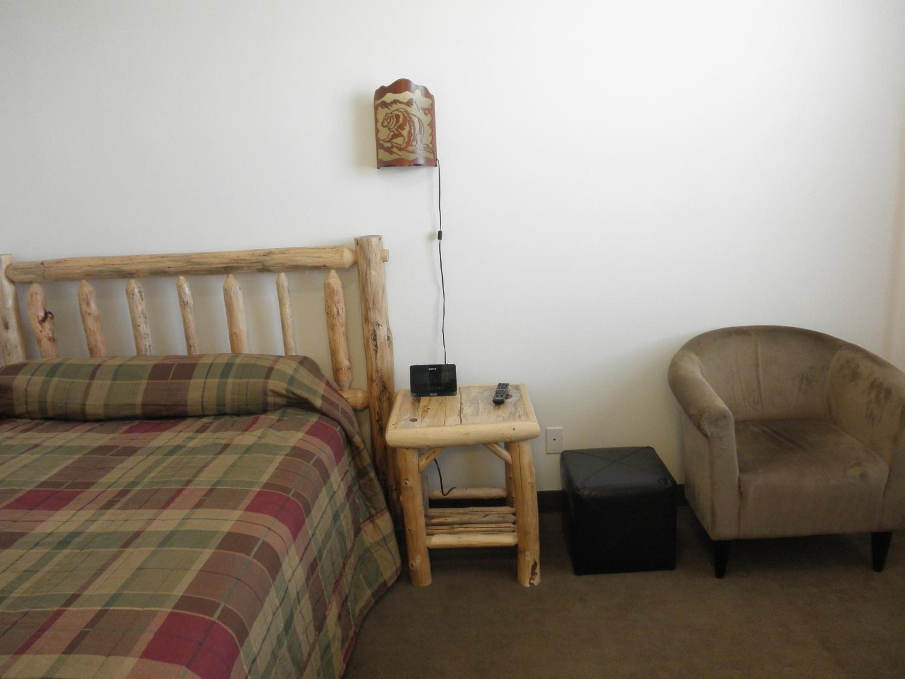 General view 4, Bear's Den Lodge, Division No. 4
