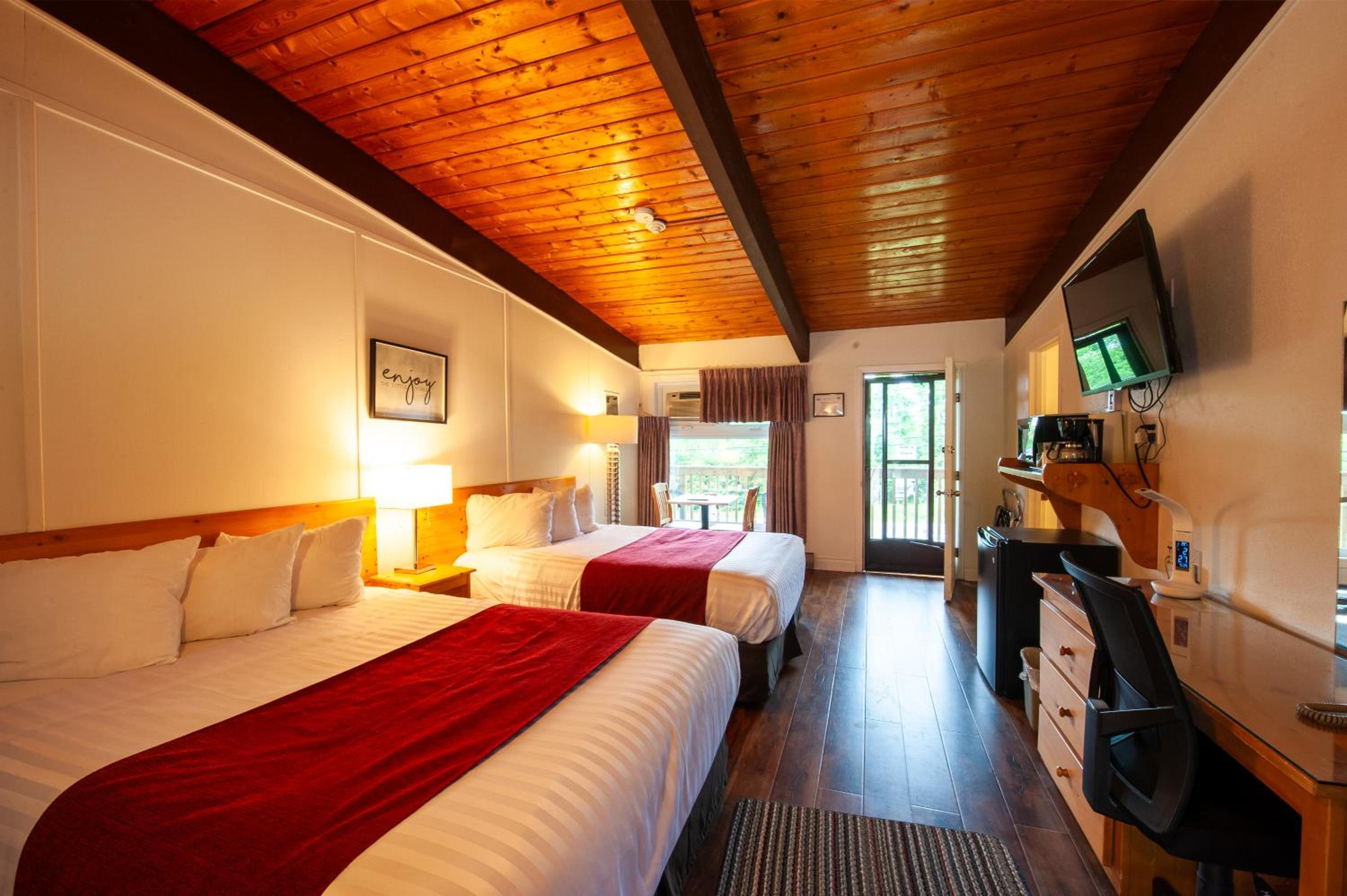 General view 3, Lakeview Motel, Haliburton