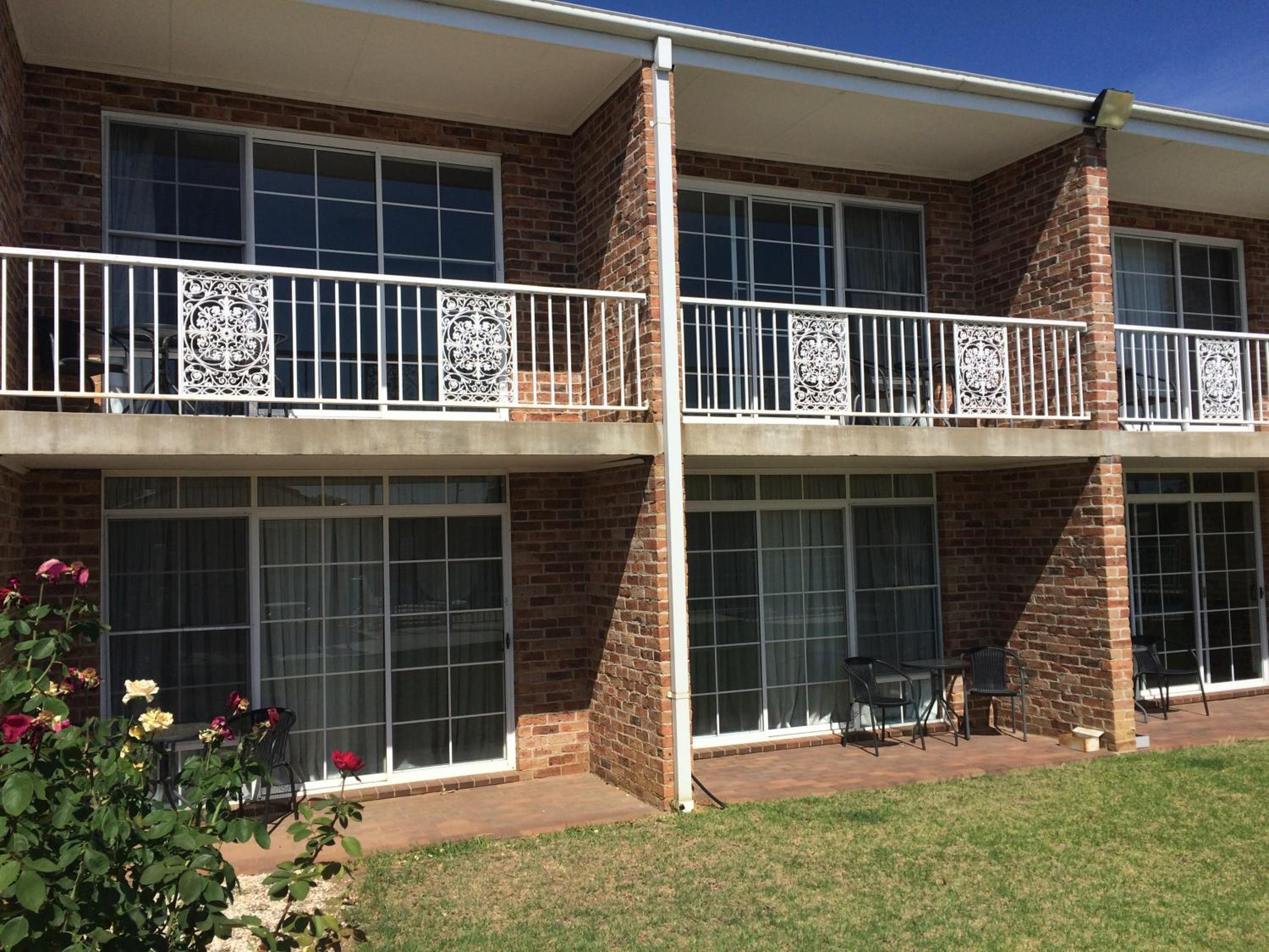 General view 4, Acacia Motor Lodge, Warrumbungle Shire
