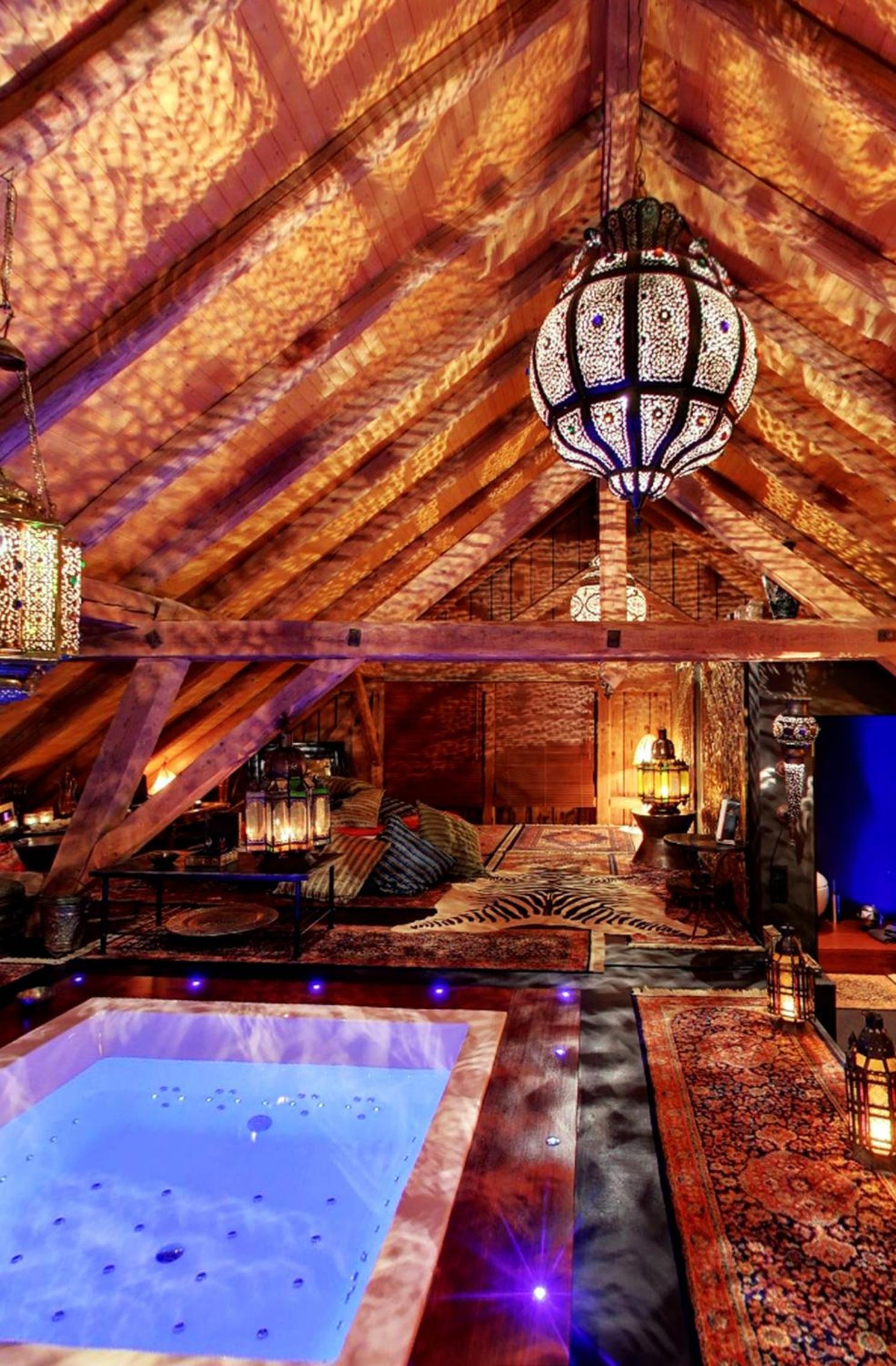 Bijou Hotel / Love And Romance
