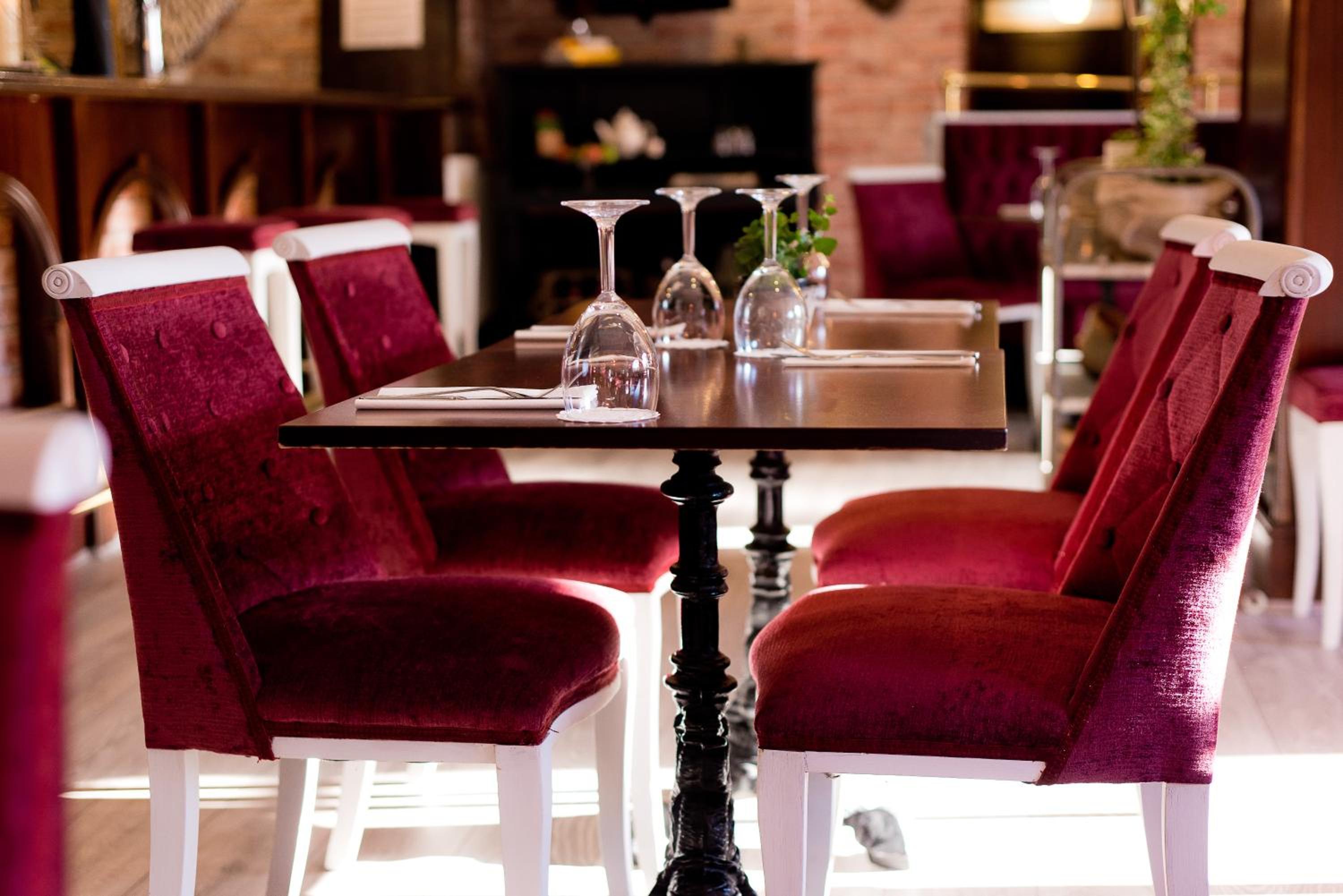 Leys Hotel