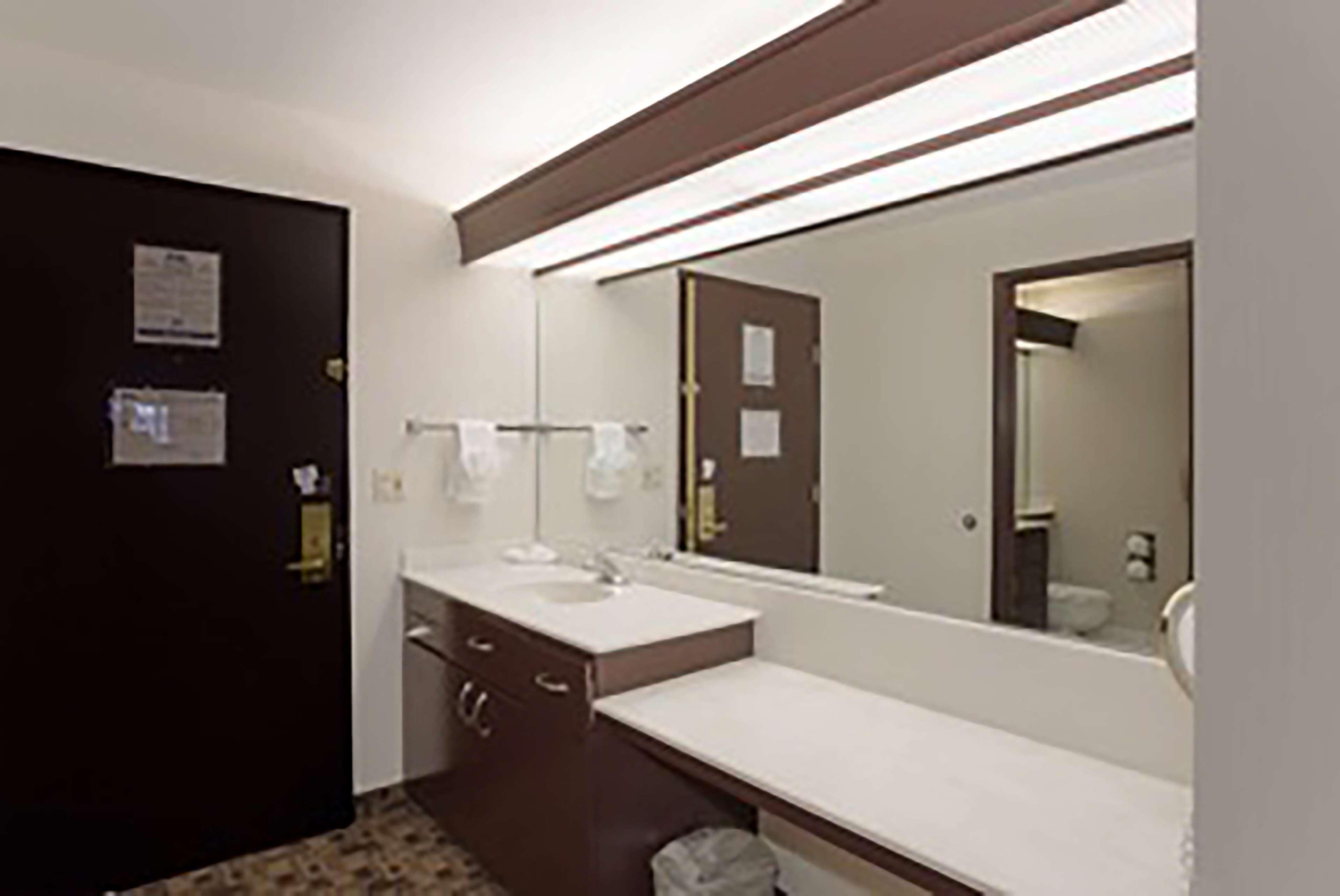 Sojourn Suites Portland Airport
