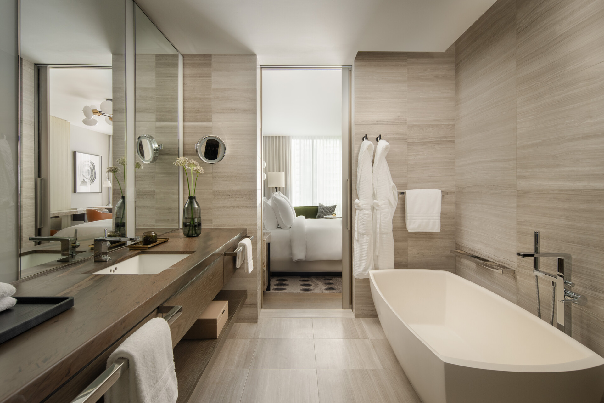 Four Seasons Hotel Toronto by null