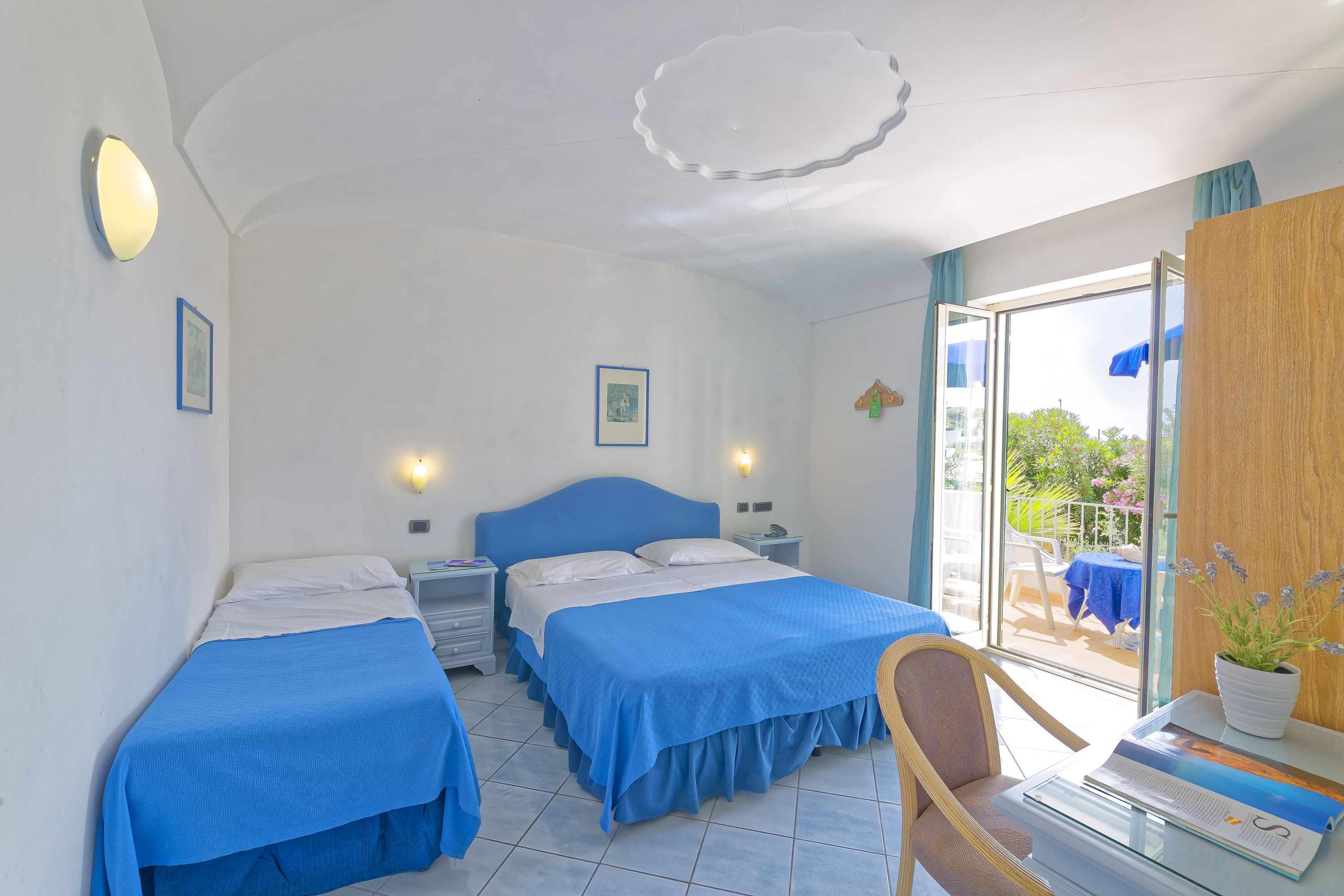 Camera doppia, vista sul mare, balcone