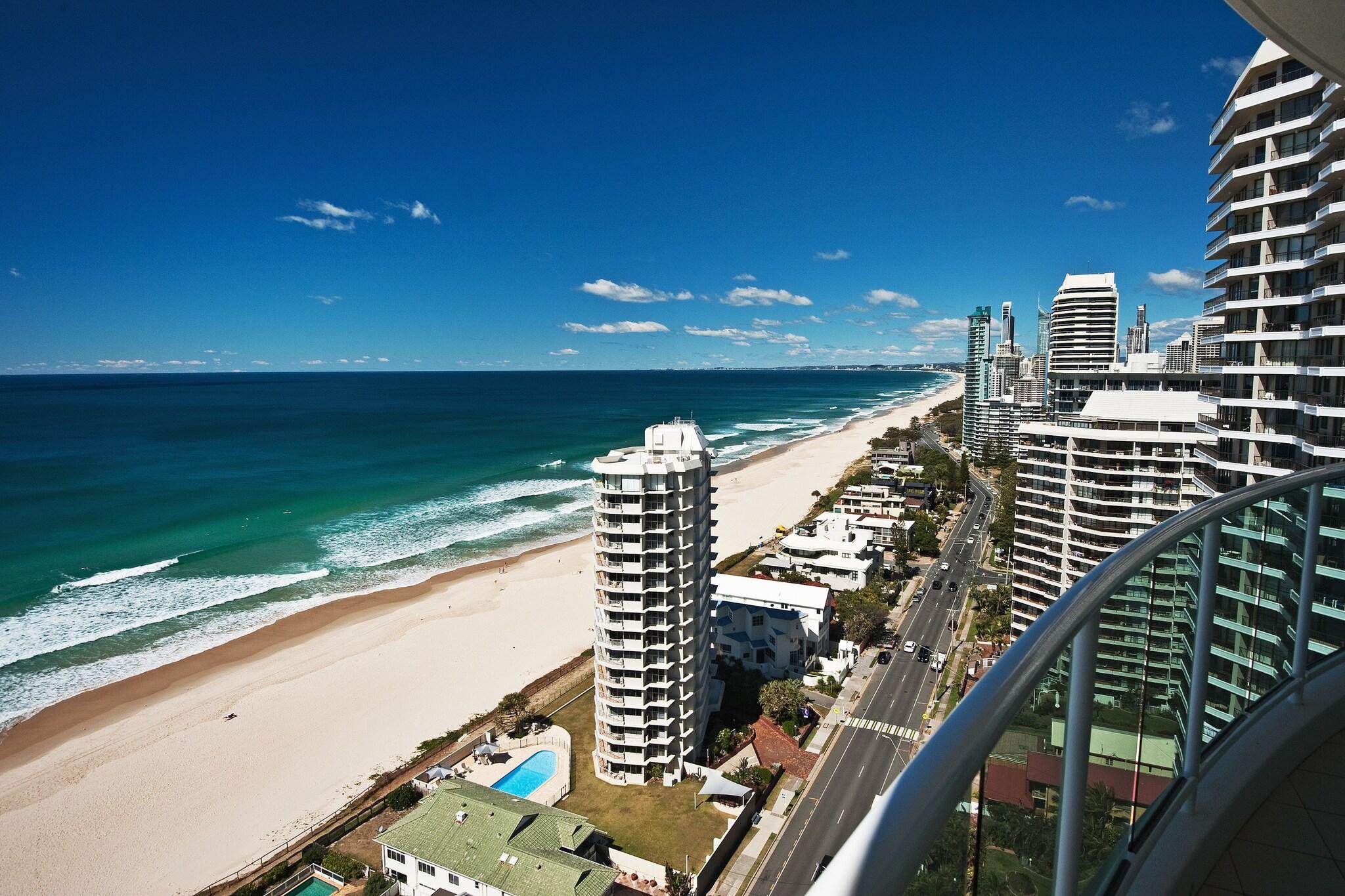 Pacific Views Resort by null