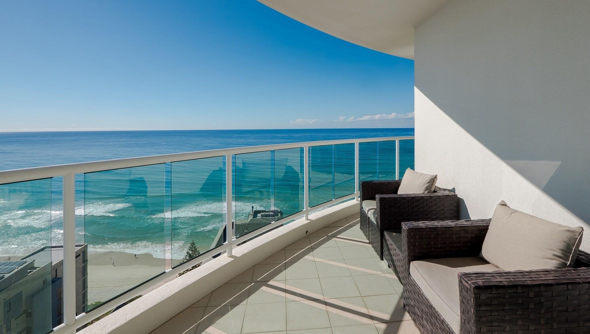 Pacific Views Resort by null