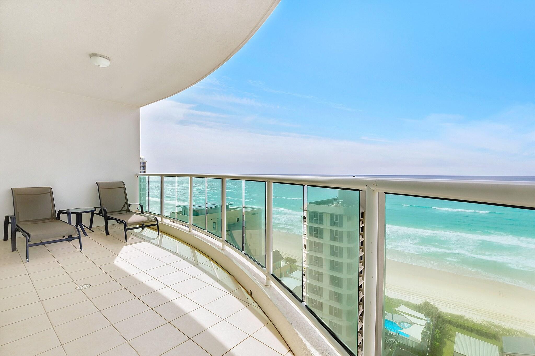 Pacific Views Resort by null