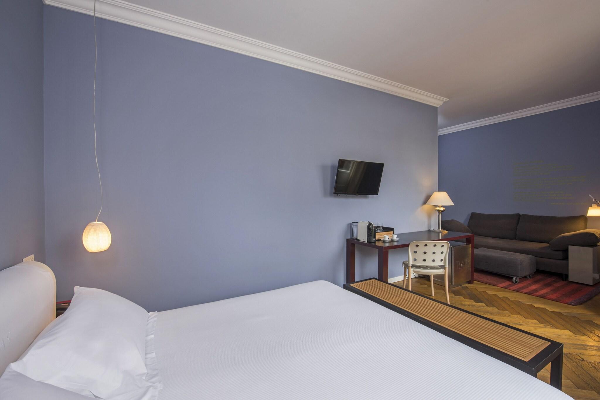 Hotel by null