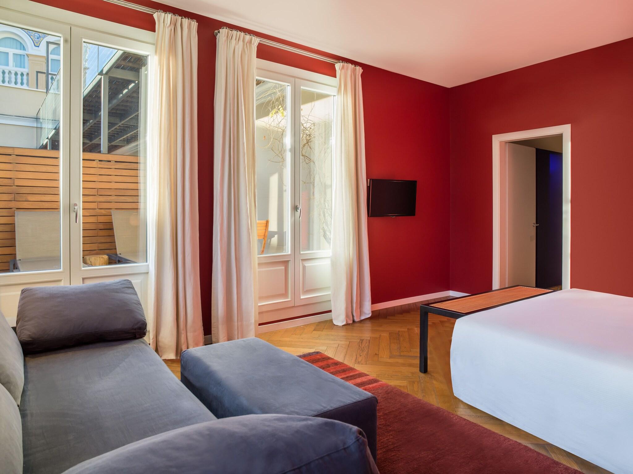 Hotel by null