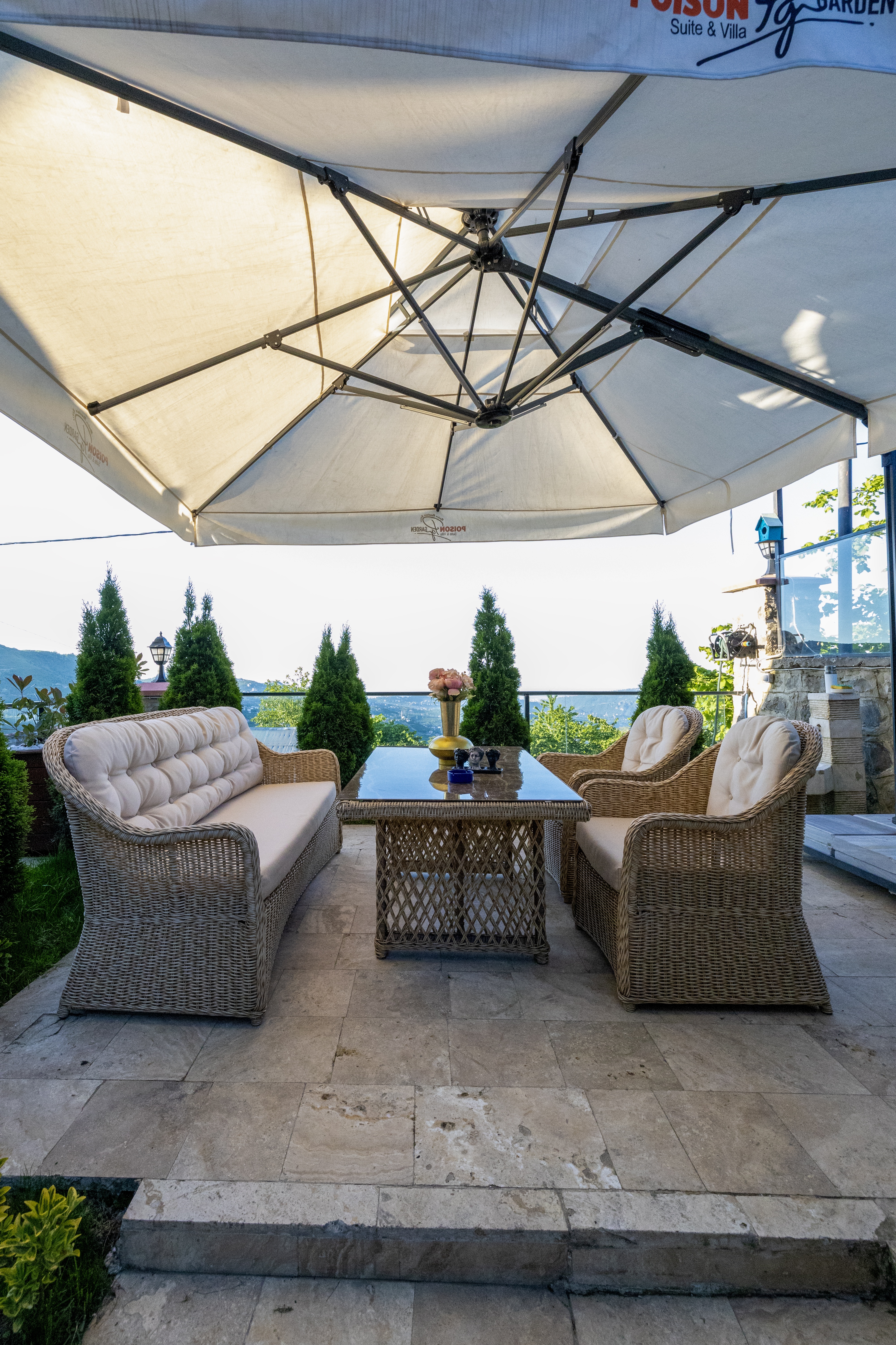 Poison Garden Suite & Spa