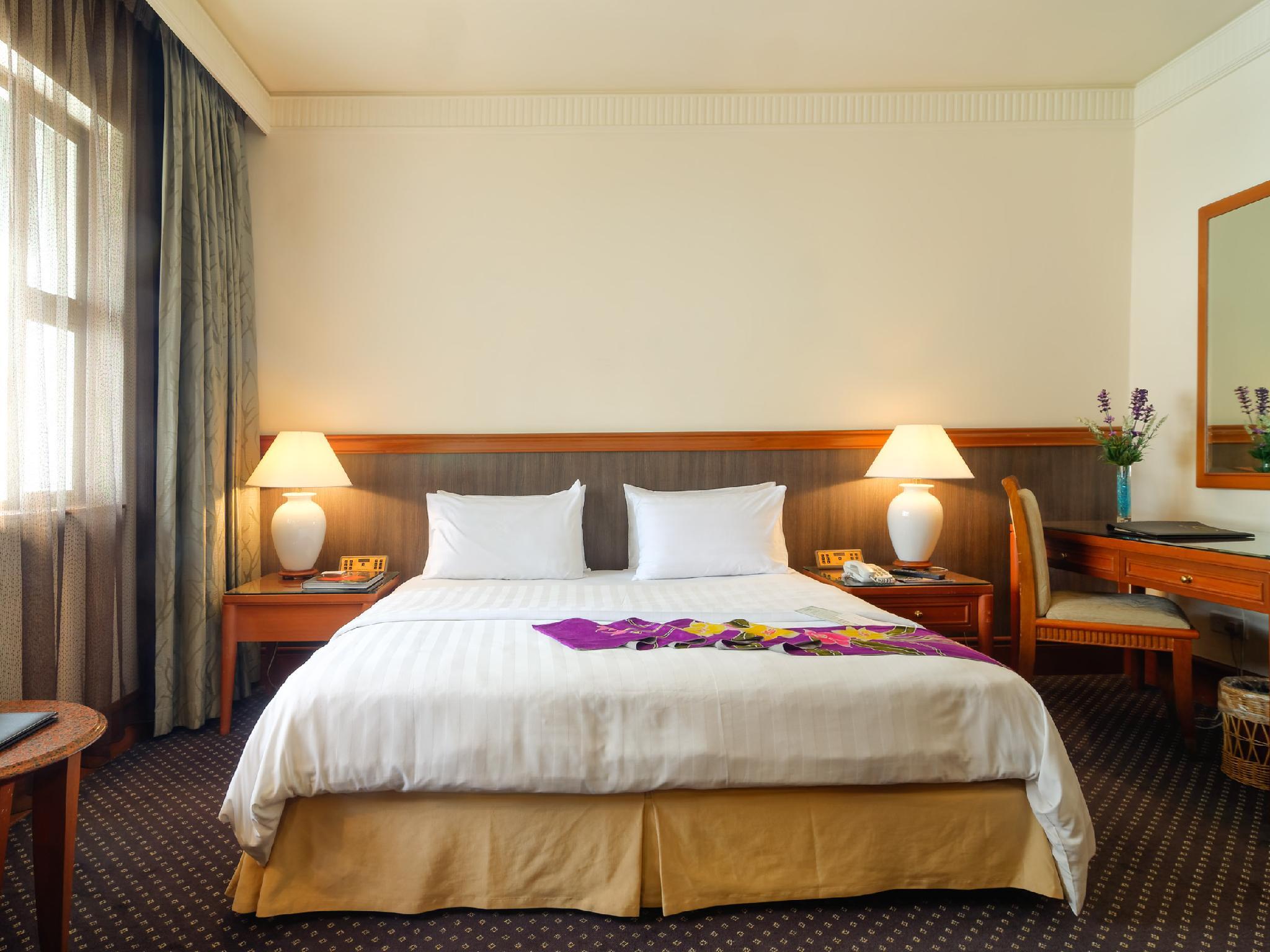 The Jesselton Hotel by null