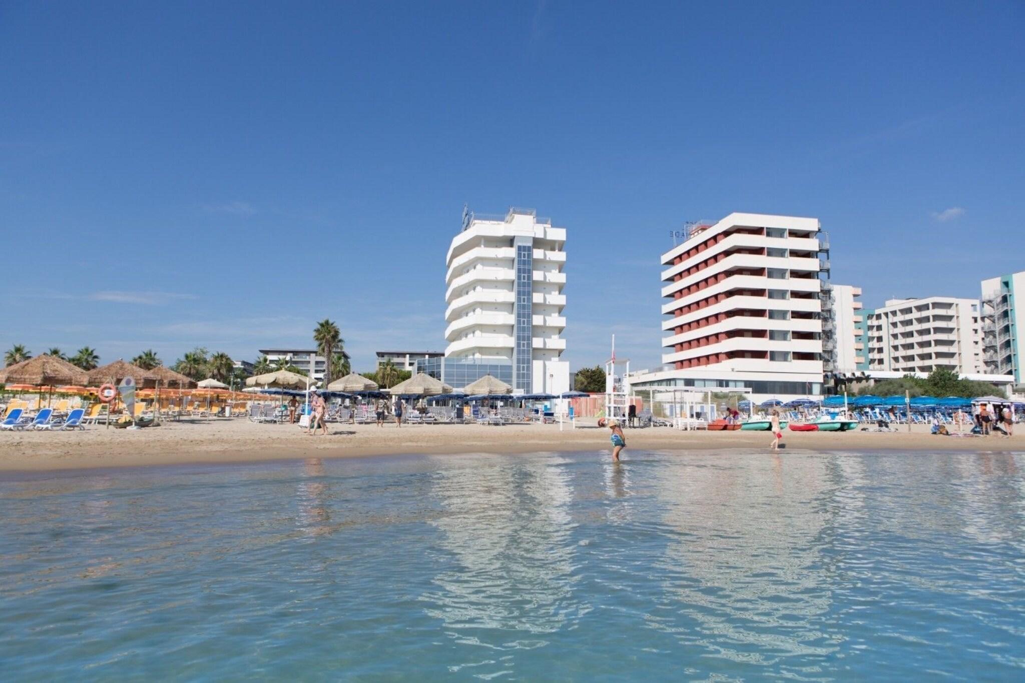 Sea Lion Hotel