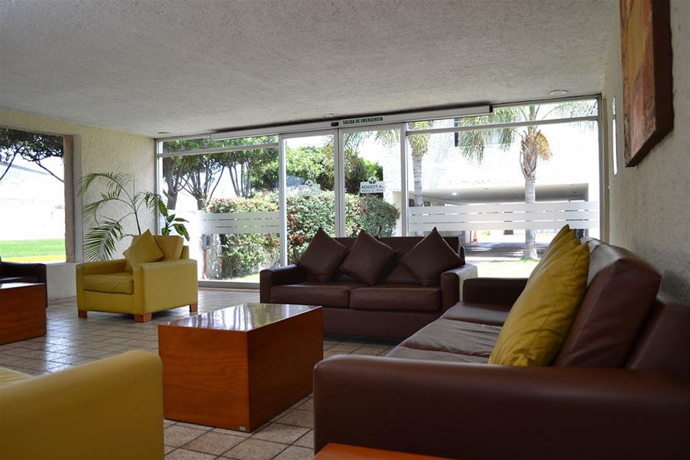 La Posada Hotel and Suites 